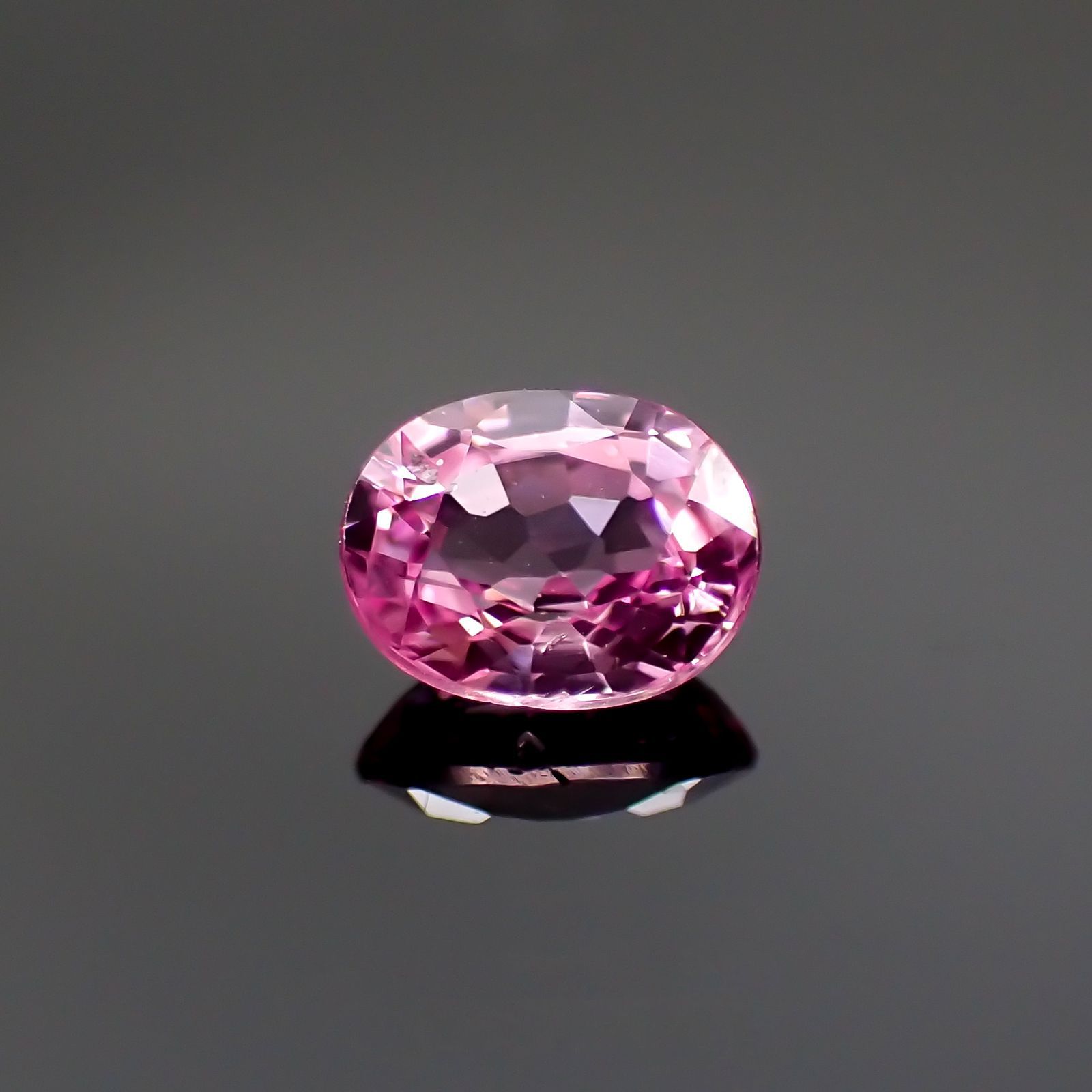 パパラチャサファイア(宝石名サファイア/別名パパラチャ・サファイア) スリランカ産 0.411ct ソ付(DGL)[20106142]4.9×3.8mm前後