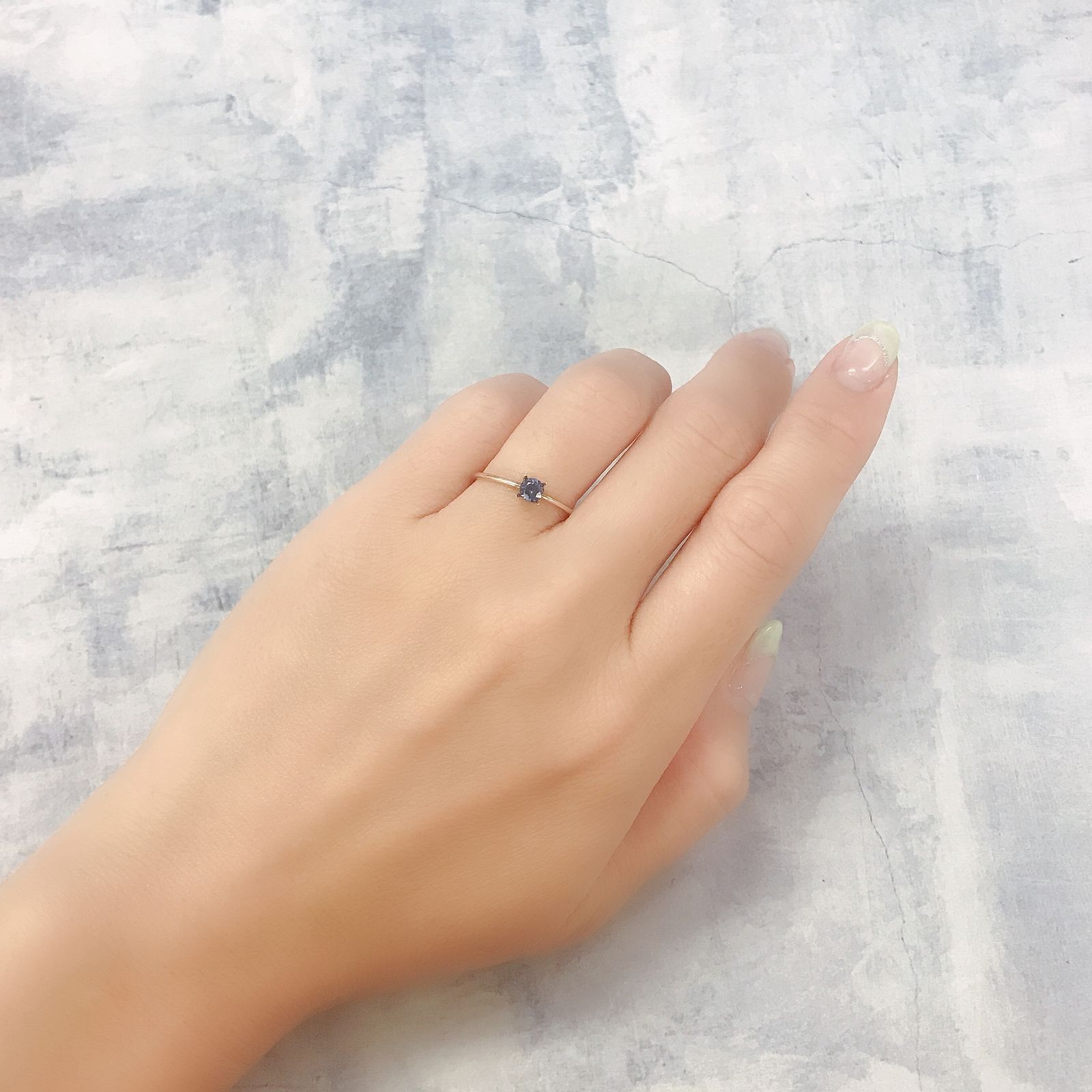 グレイッシュブルースピネル(宝石名スピネル)ビルマ/マダガスカル産 0.24ct 識別済[220817444]3.9x3.9mm前後