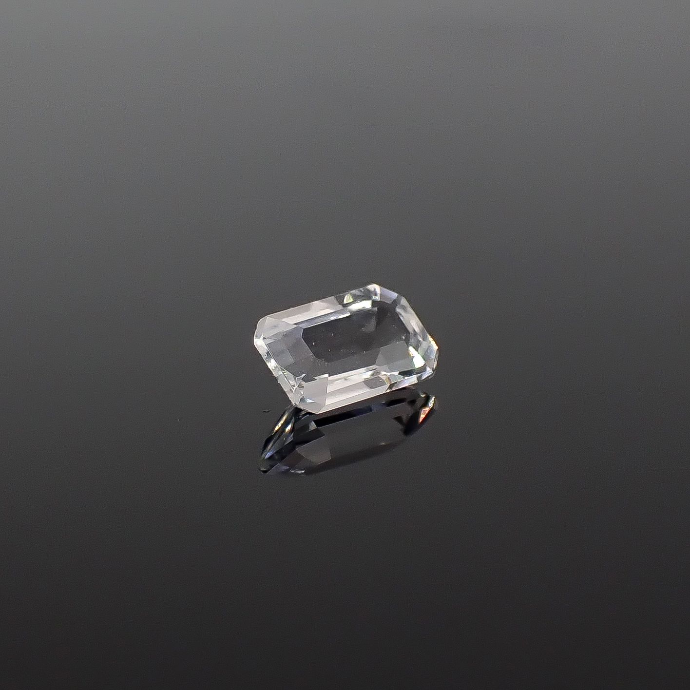 テネブレッセンススキャポライト アフガニスタン産 0.22ct / 5x3mm前後 [260432041]