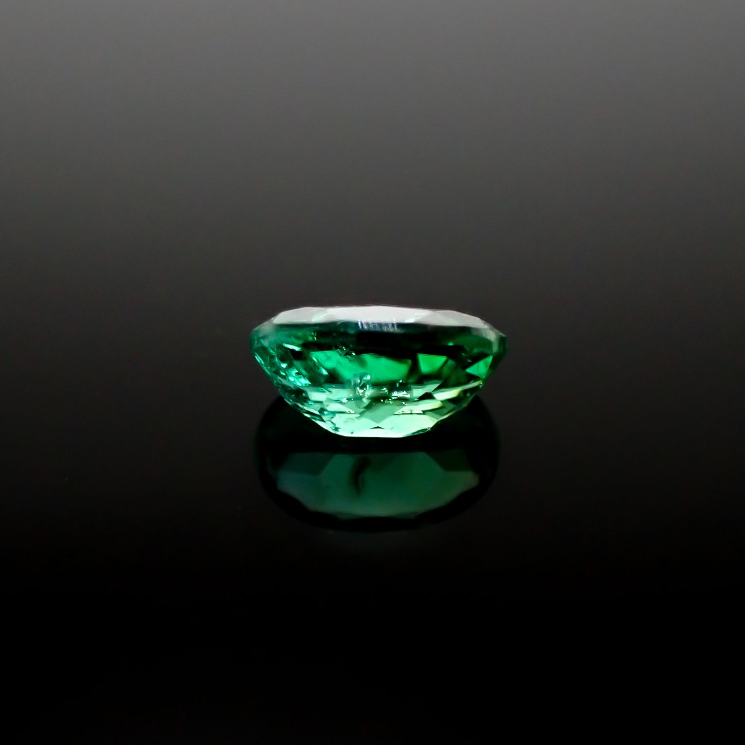 パライバトルマリン(宝石名トルマリン/別名パライバ・トルマリン)ブラジル・キントス鉱山産 0.326ct ソ付(宝貴協)[240928718]5.16x3.6mm前後