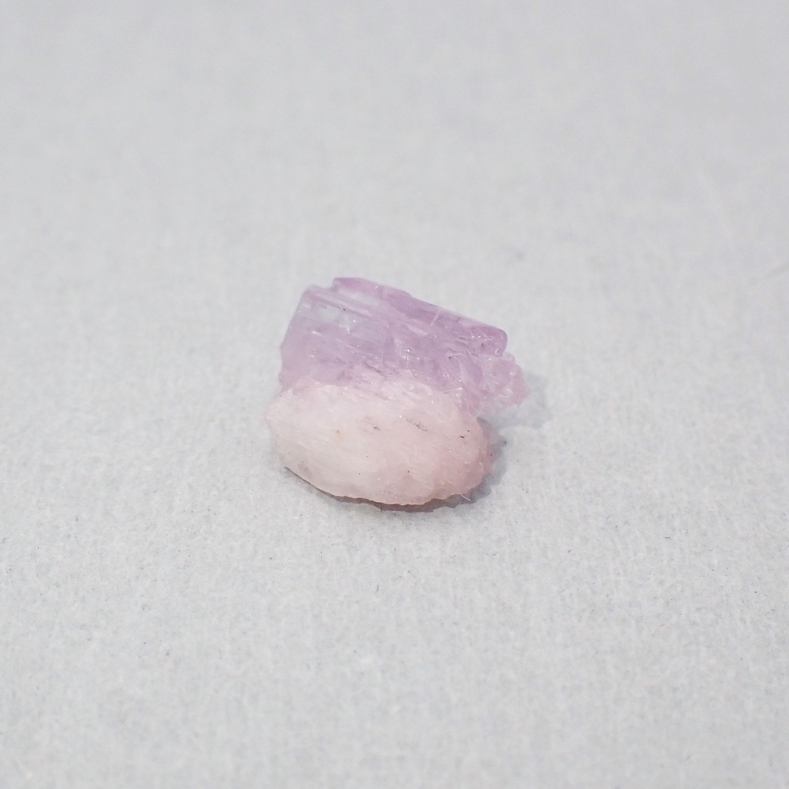ピンクゾイサイト 原石 タンザニア産 3.27ct[231225002]10.8x8.3mm前後