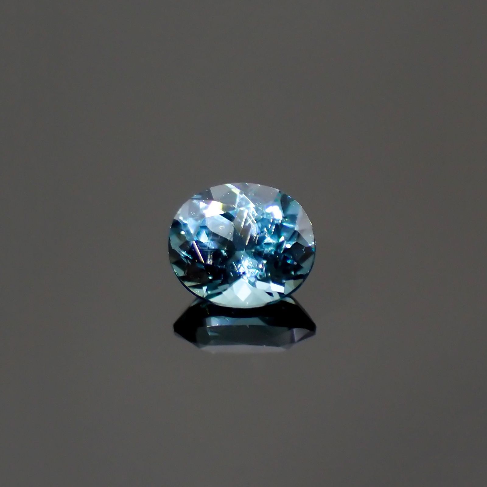 ブルートルマリン(宝石名トルマリン)アフガニスタン産 0.44ct 識別済[250115312]5.1x4.4mm前後
