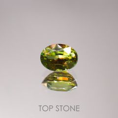 スフェーン(宝石名スフェーン)マダガスカル産 1.05ct 識別済[220616554]6.9x5.1mm前後