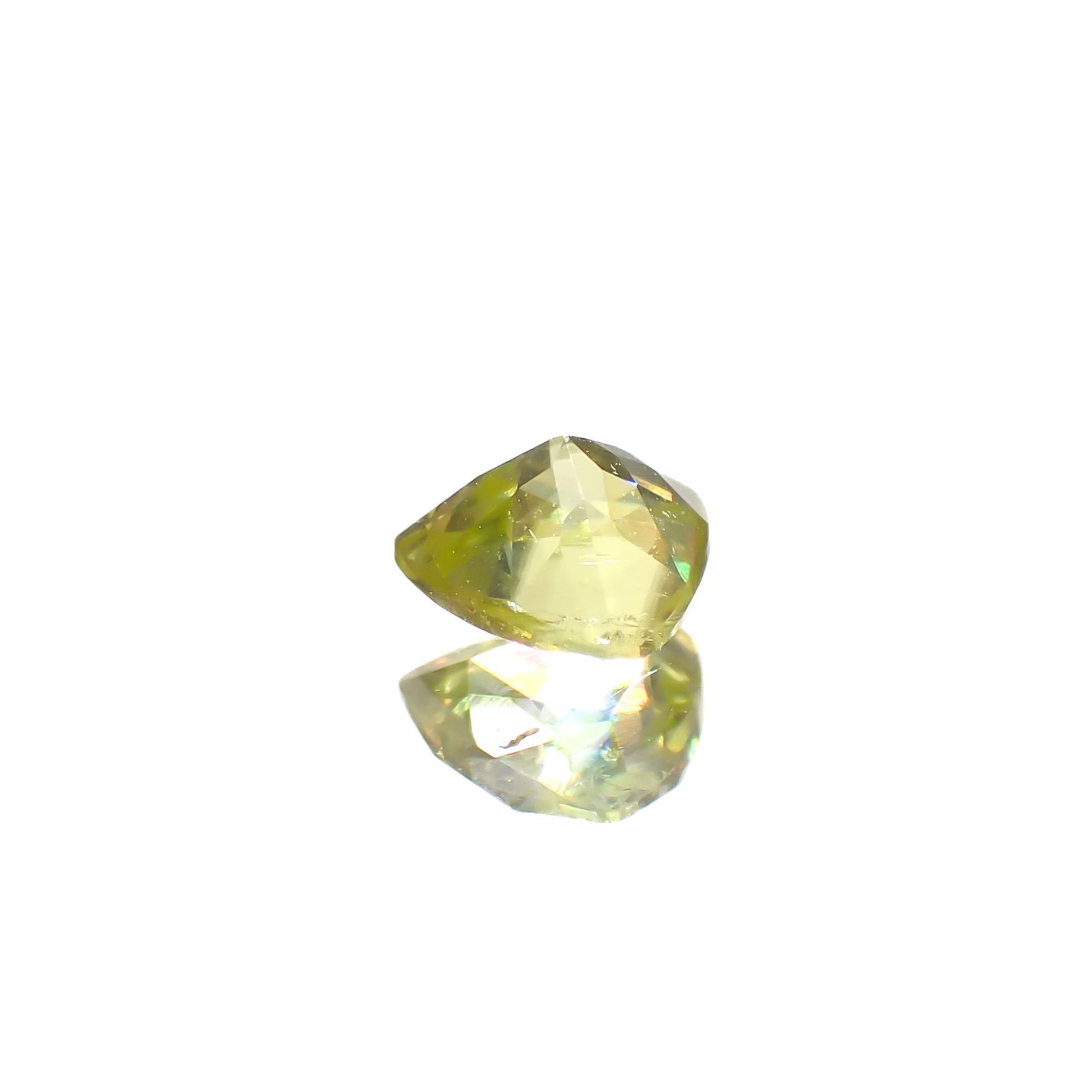 スフェーン マダガスカル産 0.30ct[240627906]4.1x4mm前後