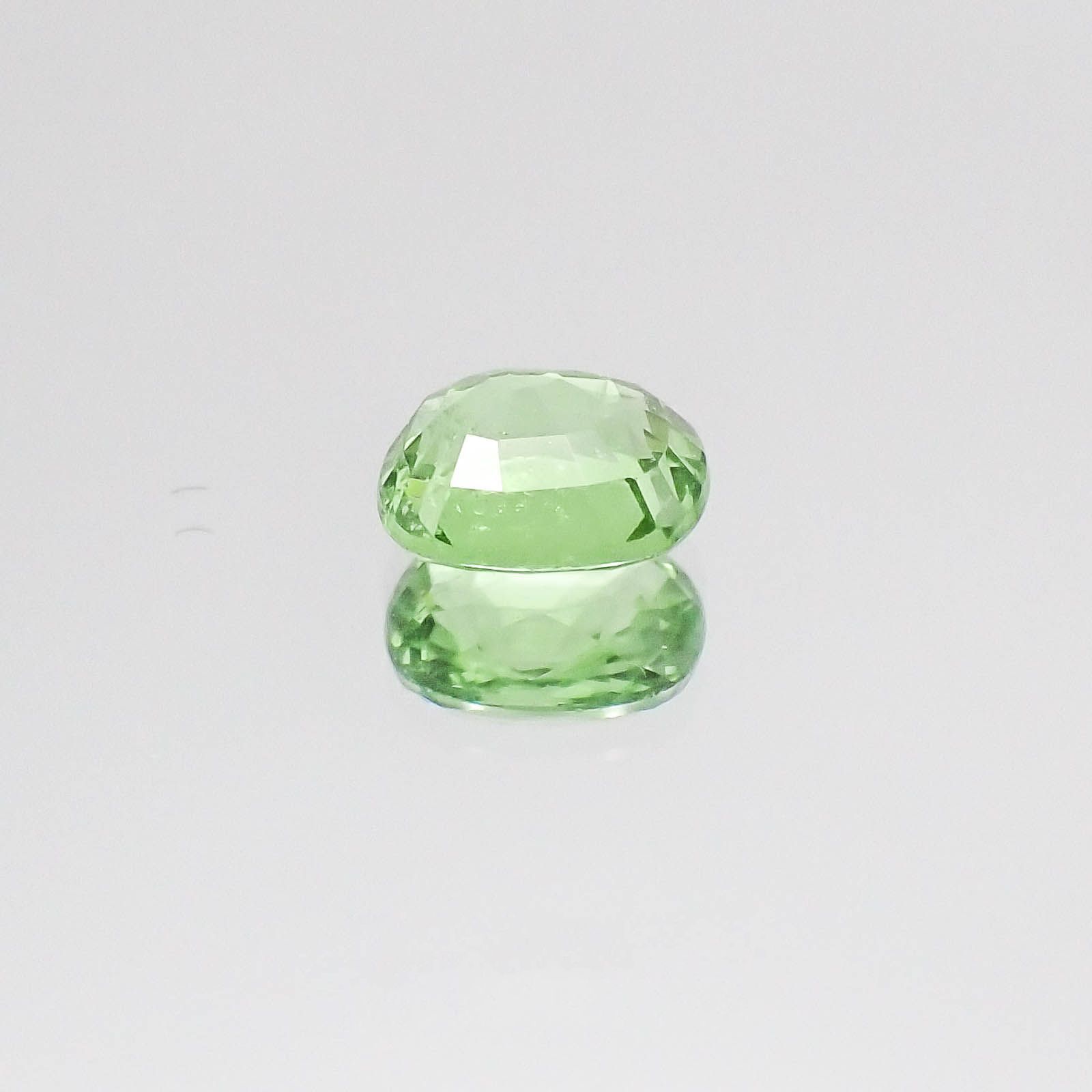 ミントガーネット(宝石名グリーン グロッシュラー・ガーネット)タンザニア産 1.09ct 識別済[230522254]6.4x5.6mm前後