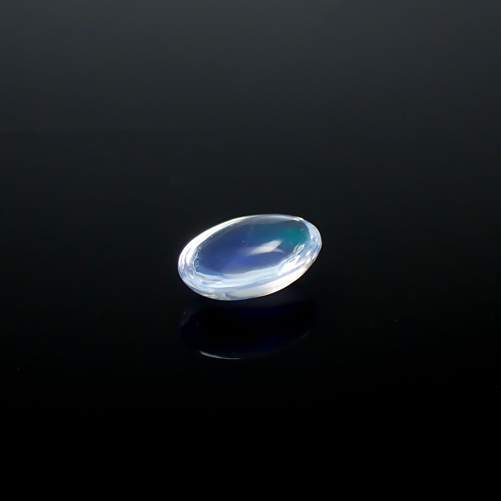 ウォーターオパール メキシコ産 0.71ct / 8.4x5.9mm前後 [250930999]