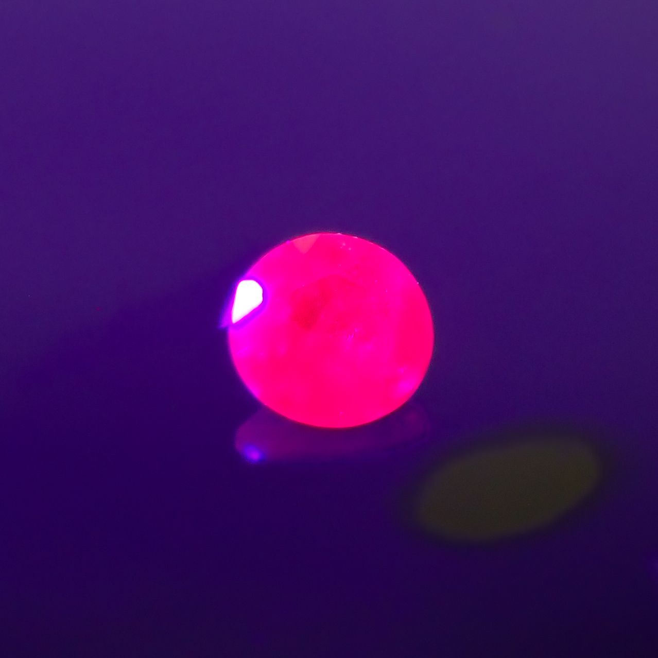 ルビー(宝石名ルビー)タイ/ミャンマー産 0.13ct 識別済[230321300]2.9x2.9mm前後