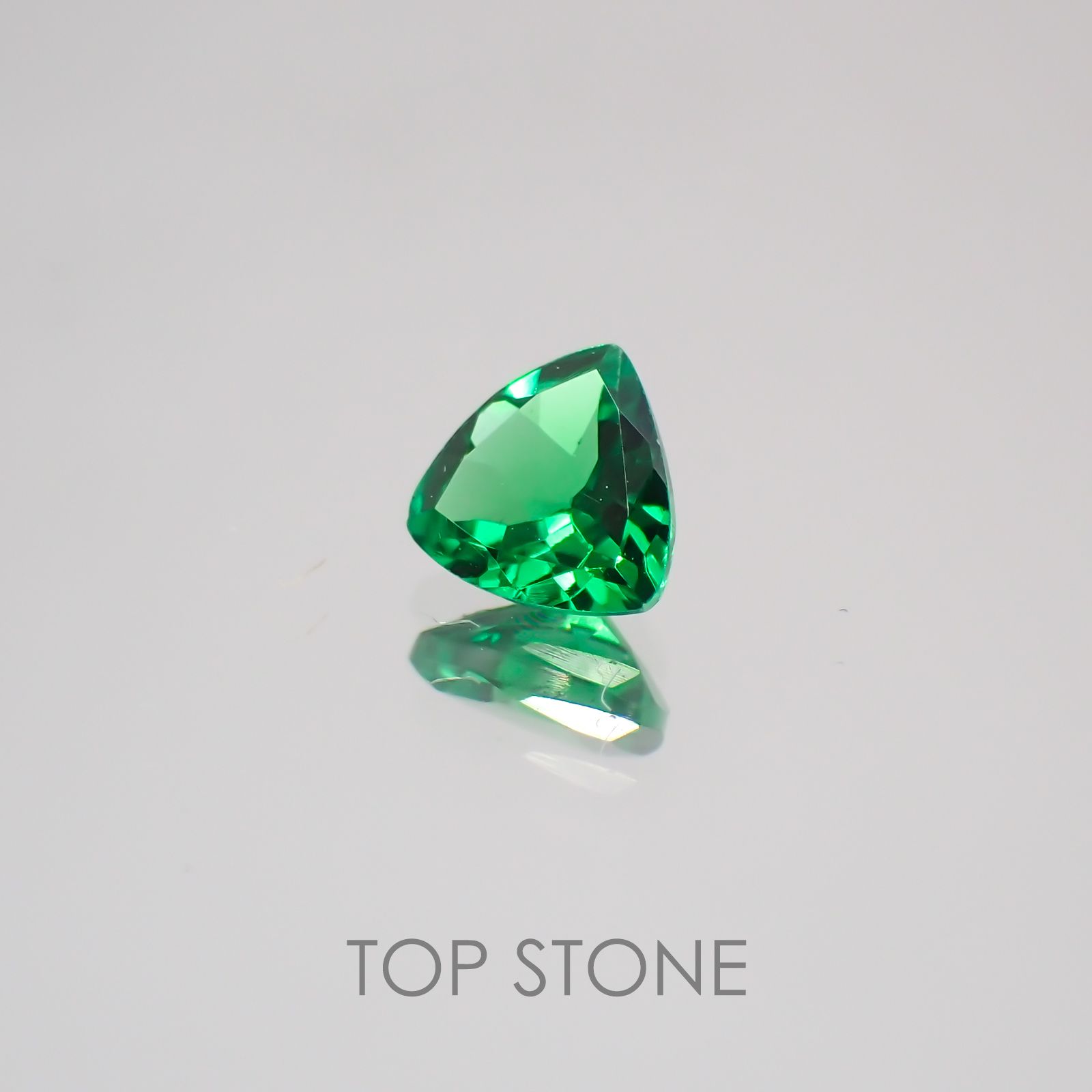 ツァボライト タンザニア産 ルース 0.26ct[21069919]4.2×4.2mm前後
