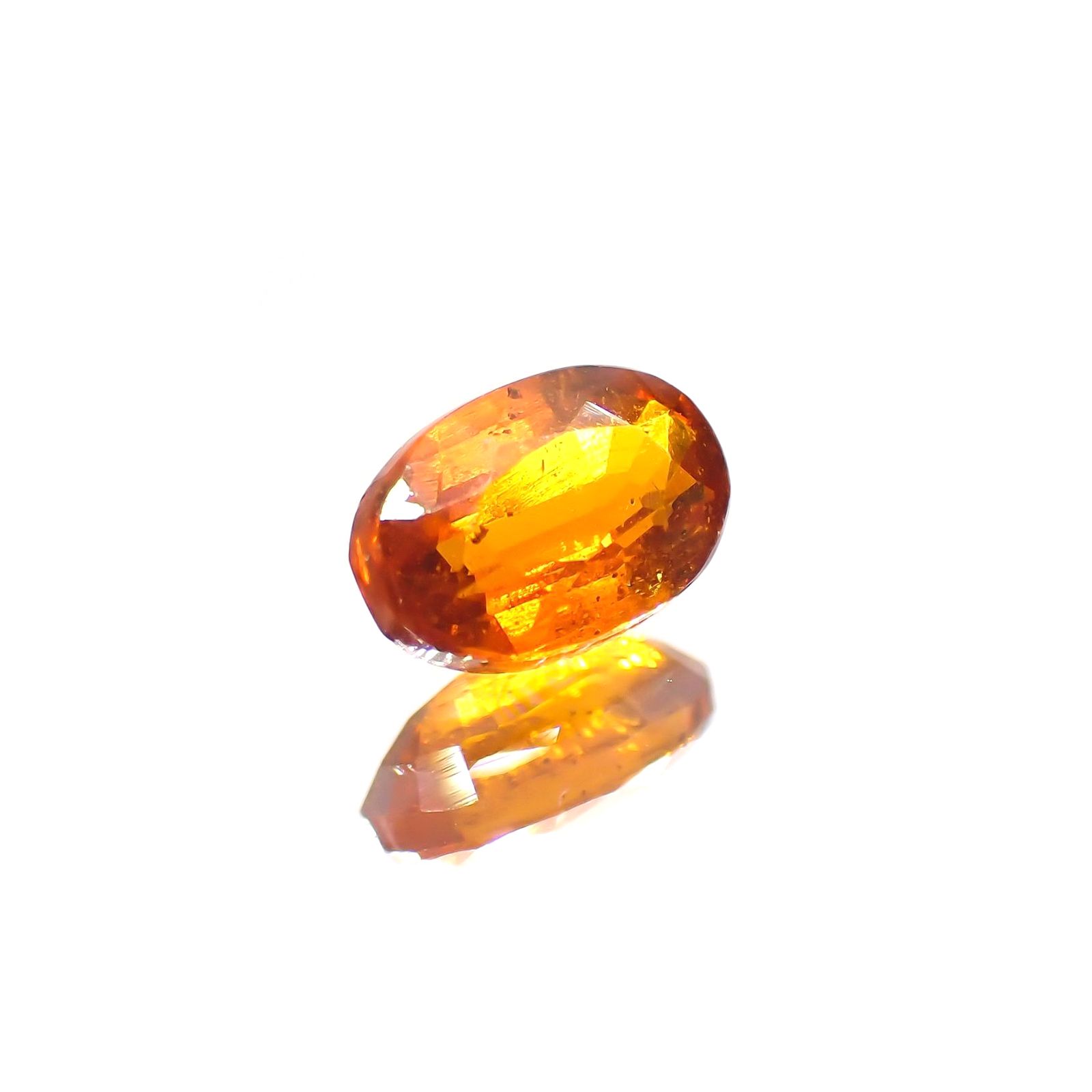 オレンジカイヤナイト(宝石名カイヤナイト) ネパール産 0.63ct 識別済[210310586]6.1×4mm前後
