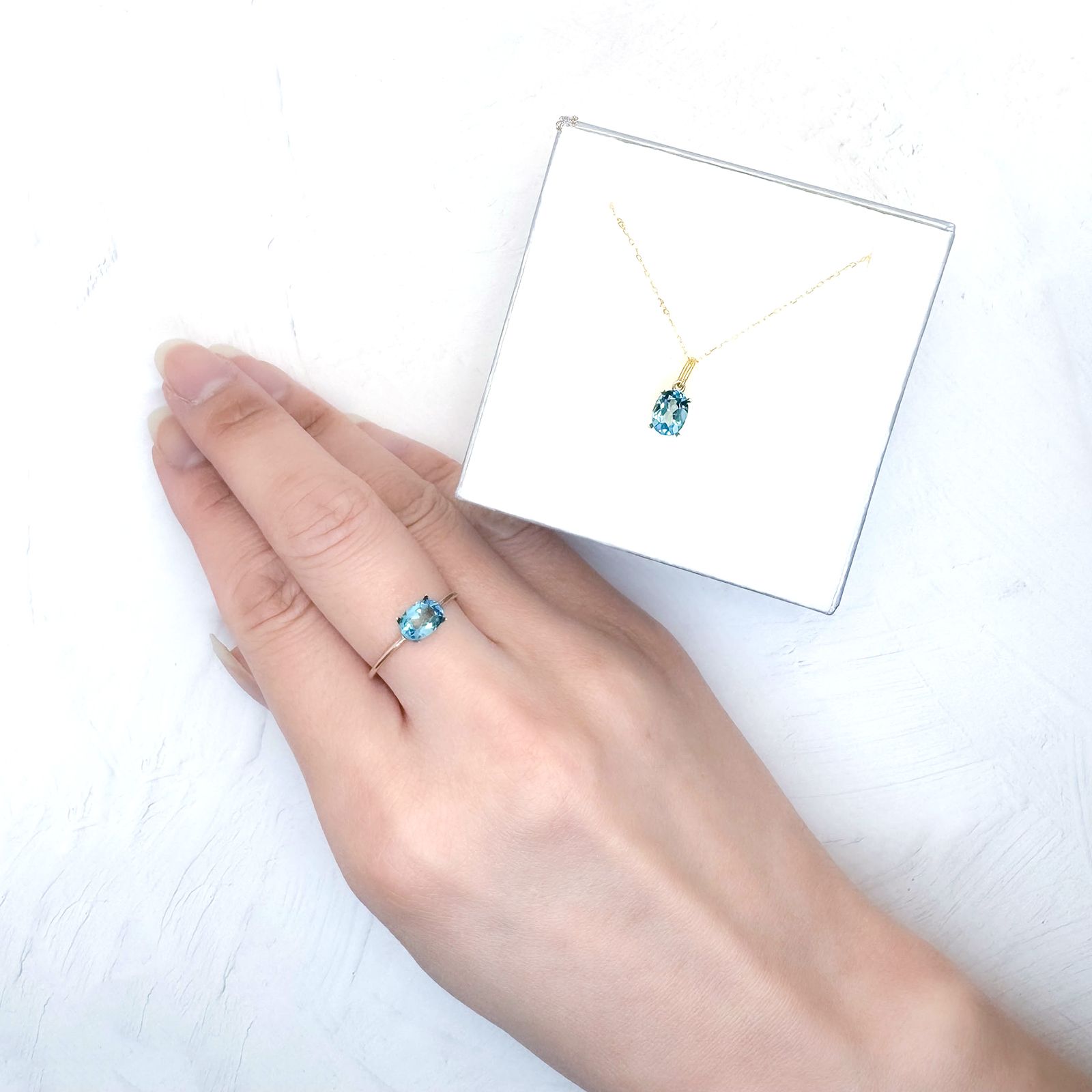 ◇ペアセット◇スイスブルートパーズ ブラジル産 1.94ct(2pcs合計) / 7.0-7.1x5.0-5.1mm前後 [251031337]