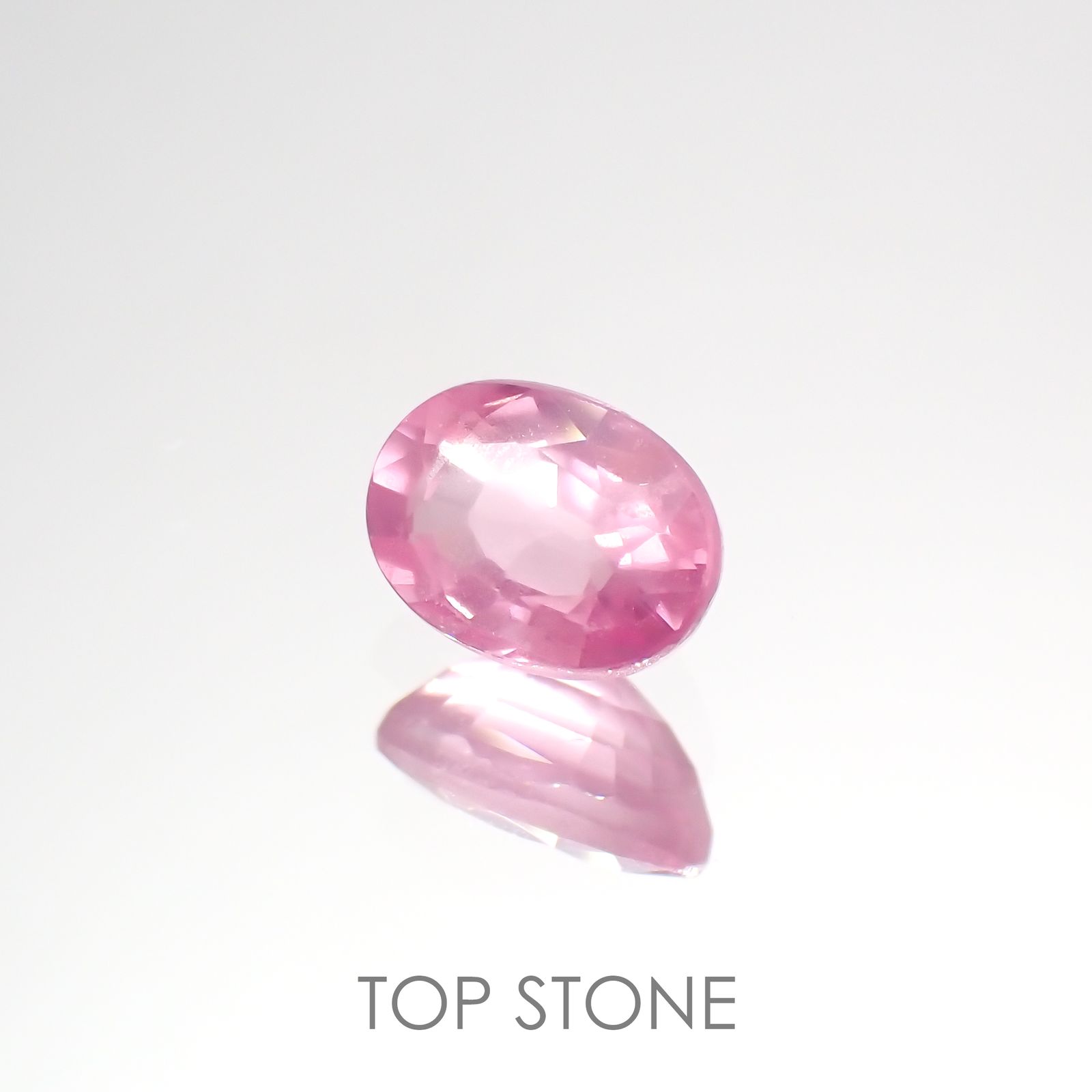 シルキーピンクスピネル(宝石名ピンク・スピネル)タンザニア産 0.68ct 識別済[220114140]5.9x4.3mm前後
