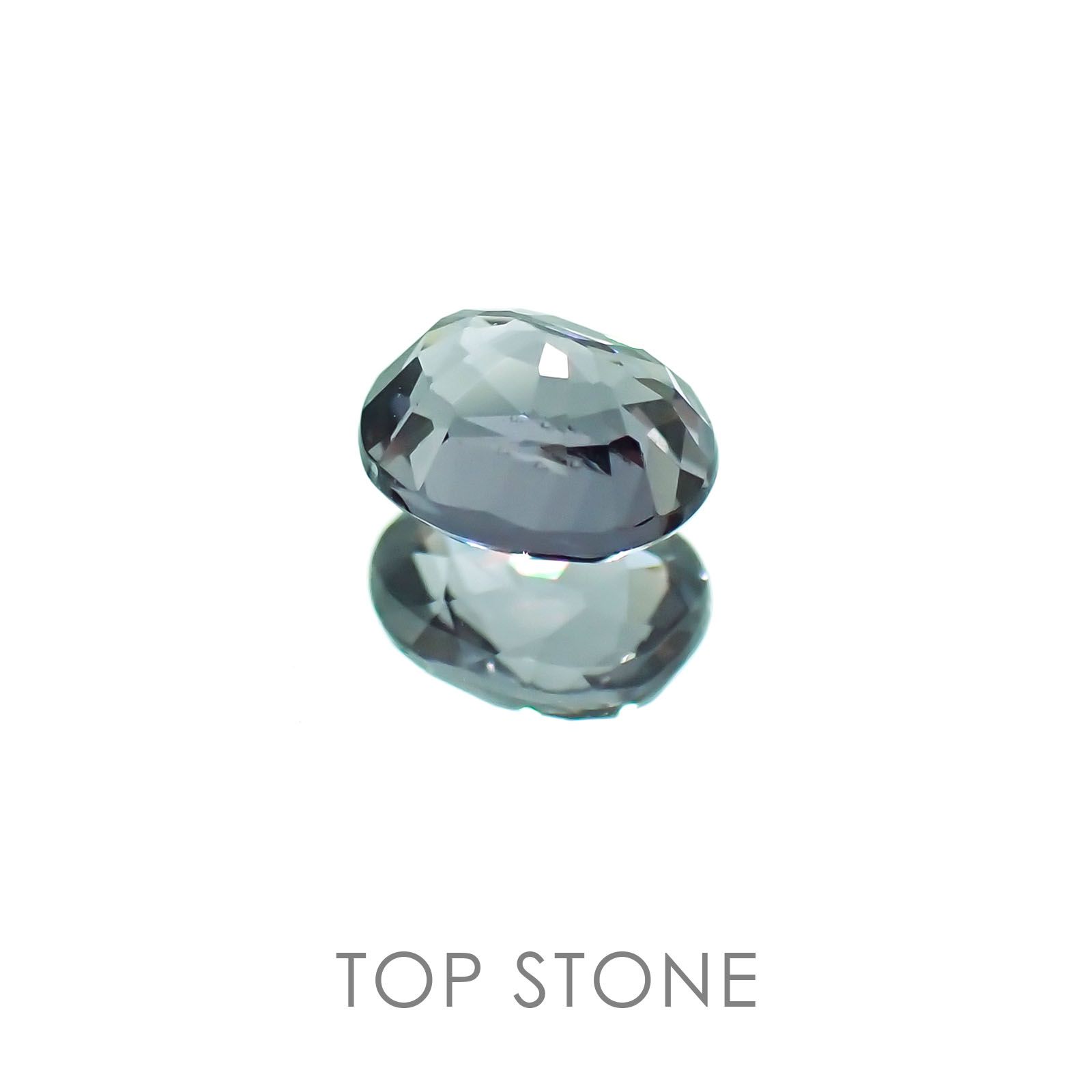 カラーチェンジガーネット(アレキタイプ) マダガスカル・ベキリー産 ルース 0.77ct[20117348]5.8×4.7mm前後