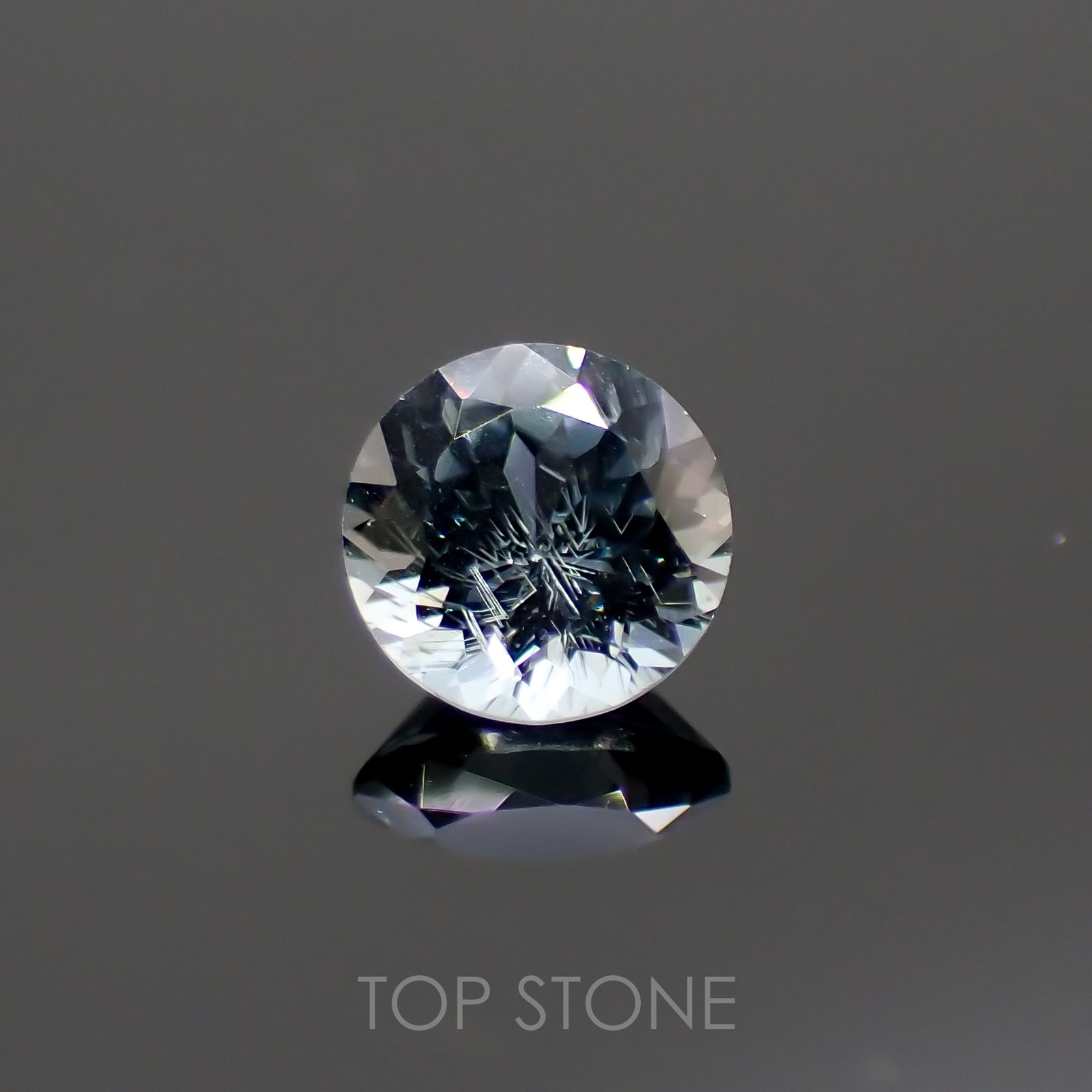 グレイッシュブルースピネル(宝石名スピネル) ビルマ産 0.38ct 識別済[211013472]4.5×4.5mm前後