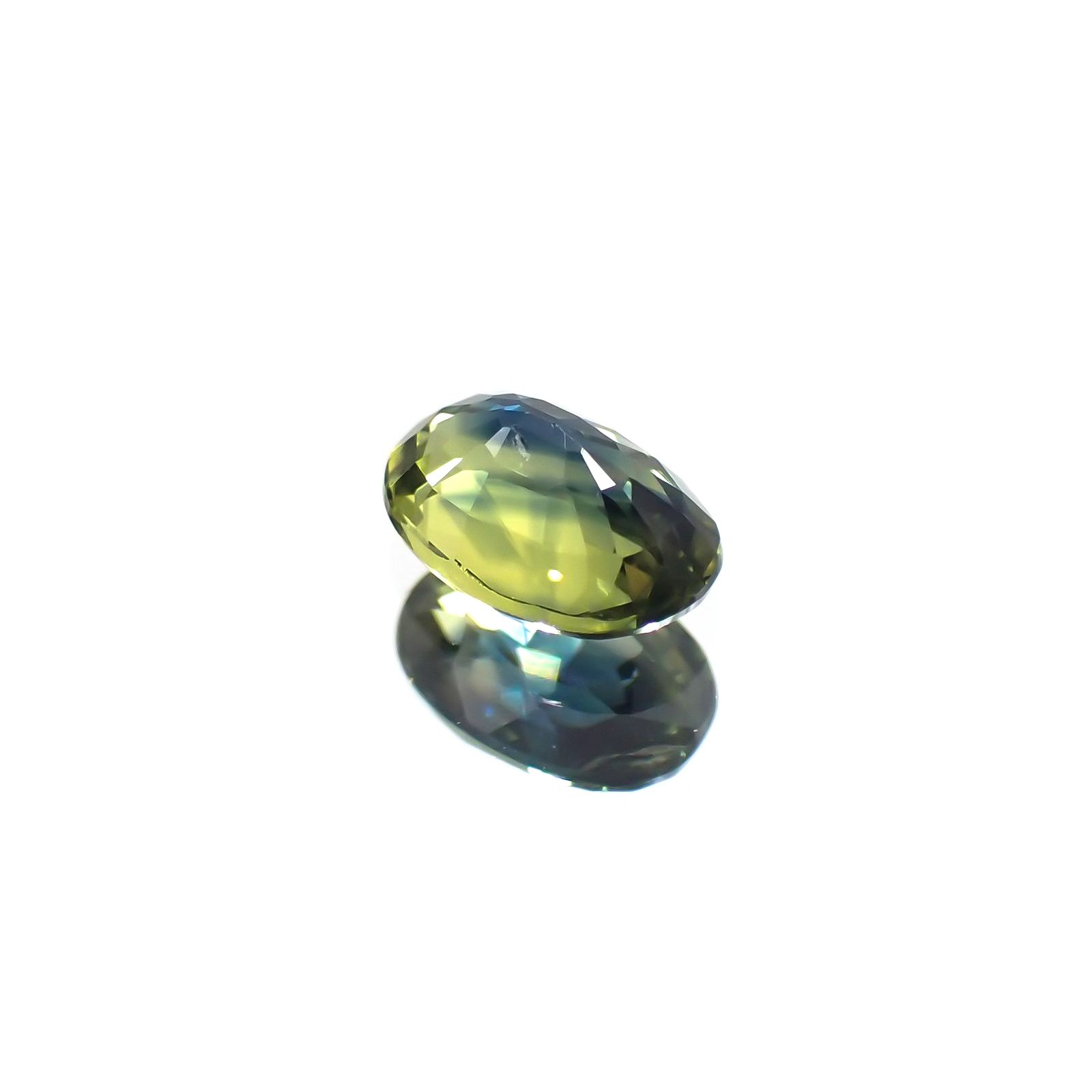 バイカラーサファイア(宝石名バイカラー・サファイア) タンザニア産 0.62ct 識別済[210711565]6×4.1mm前後