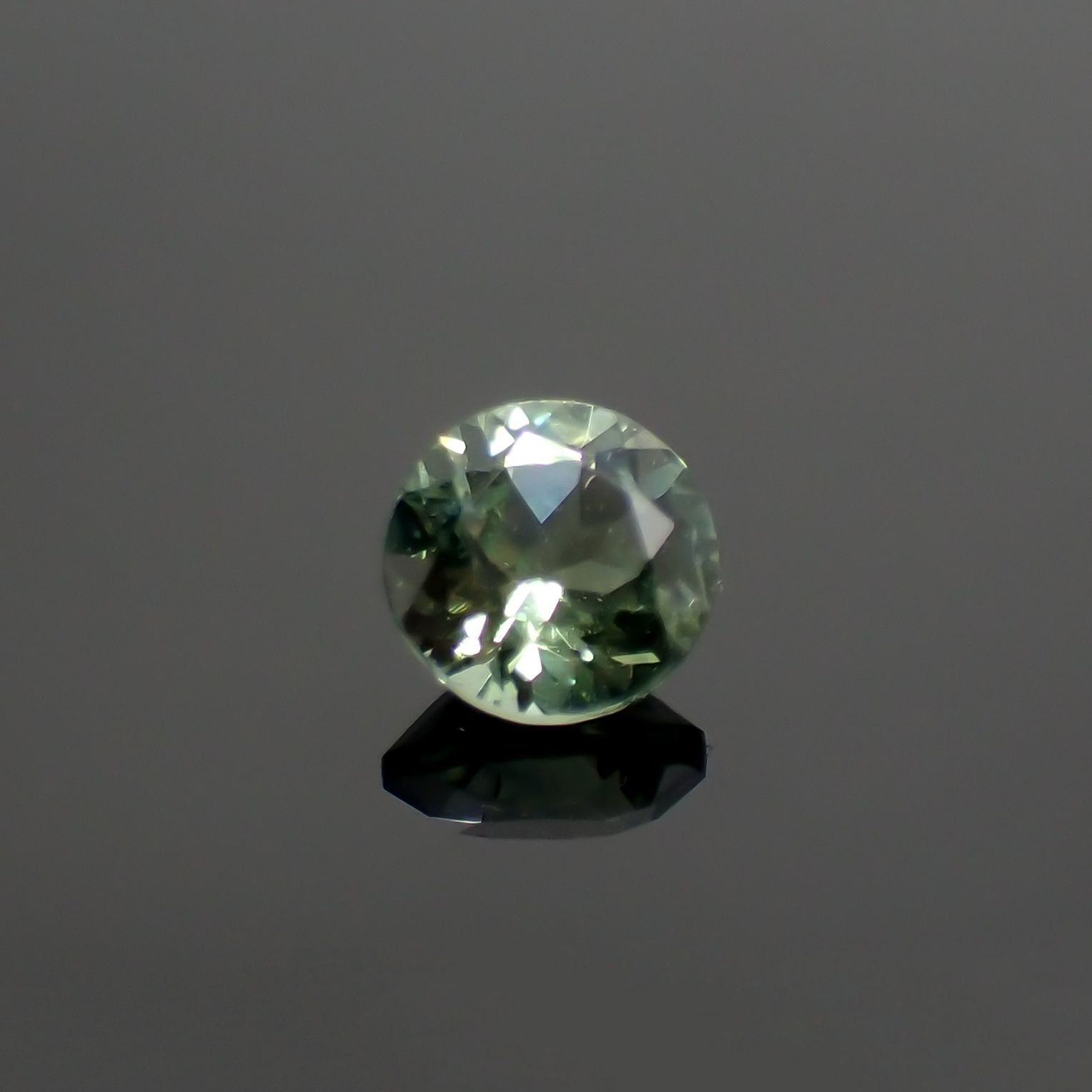 モンタナサファイア(宝石名サファイア) アメリカ・モンタナ州産 0.76ct 識別済[210712110]5.1×5.1mm前後