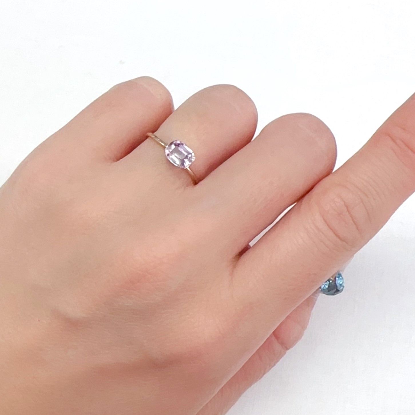 カラーシフト ピンクダイアスポア アフガニスタン産 0.95ct[240326995]6.7x5.1mm前後