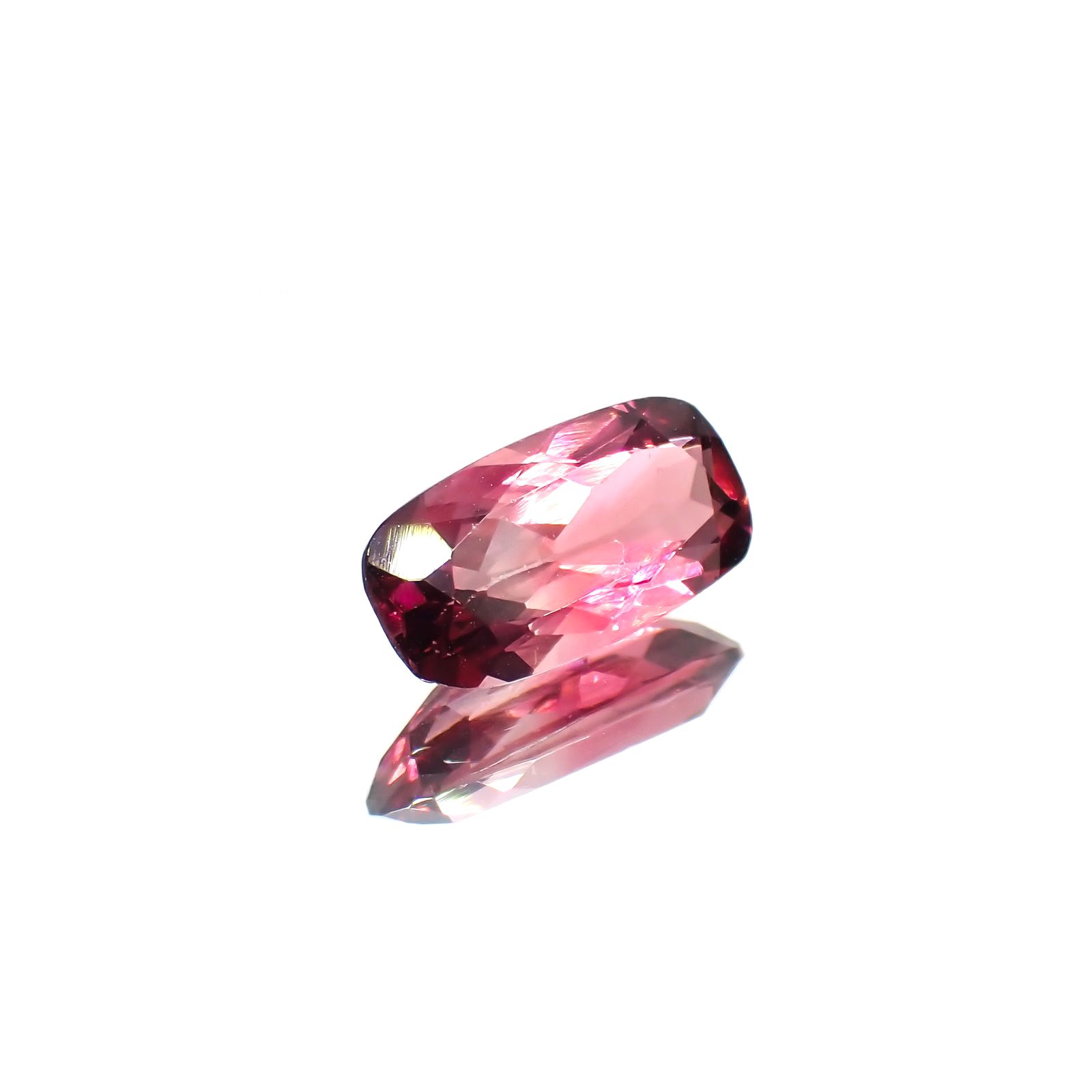 バイカラートルマリン(宝石名トルマリン)コンゴ産 1.99ct 識別済[250114991]11.2x5.8mm前後