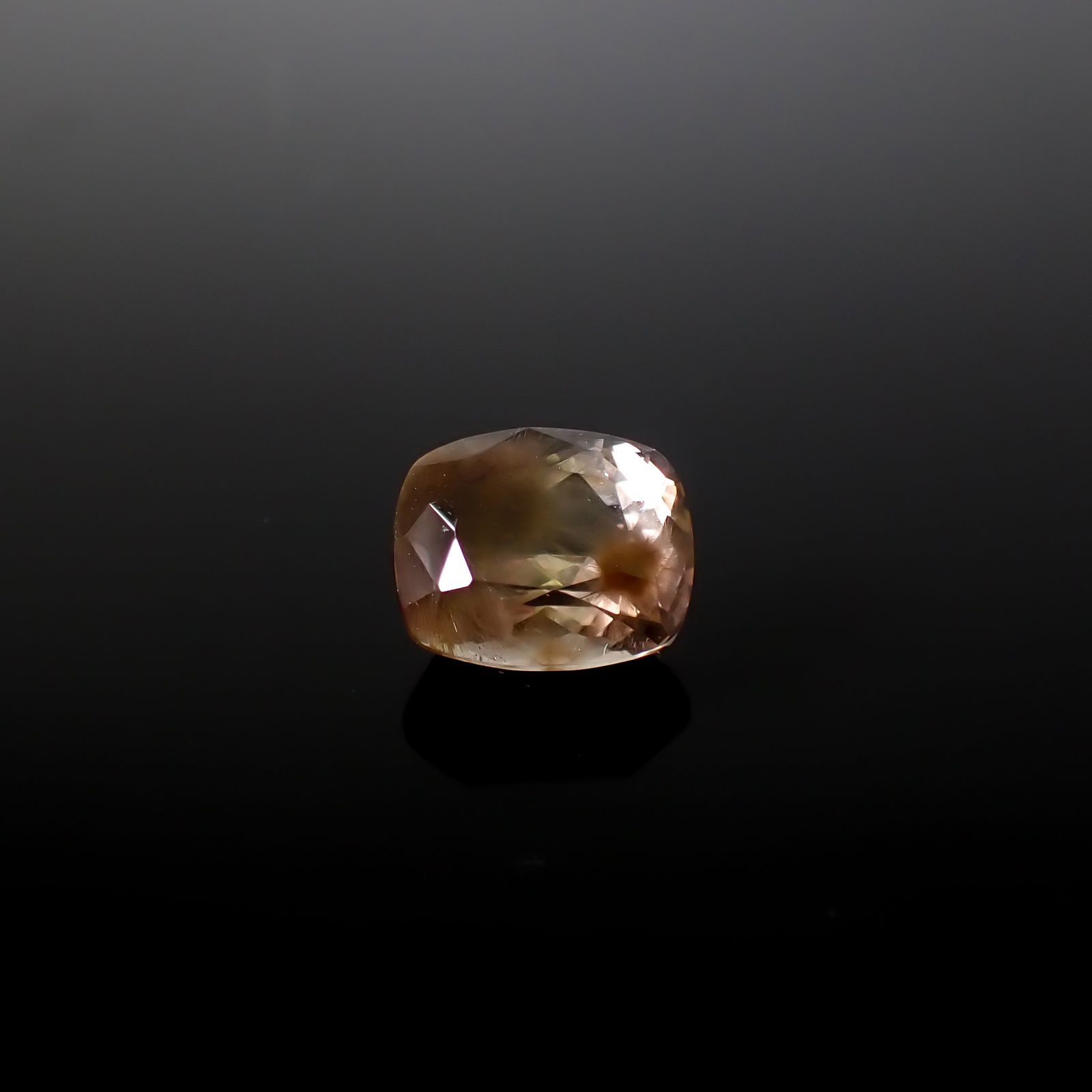 ポンポンクォーツ ブラジル産 6.23ct / 12.1x9.8mm前後 [260331907]