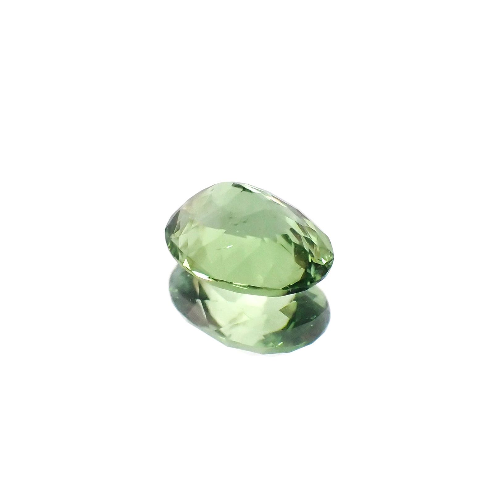 クロムトルマリン(宝石名クロム・トルマリン)タンザニア産 識別済 0.60ct / 6.3x4.6mm前後 [230823070]