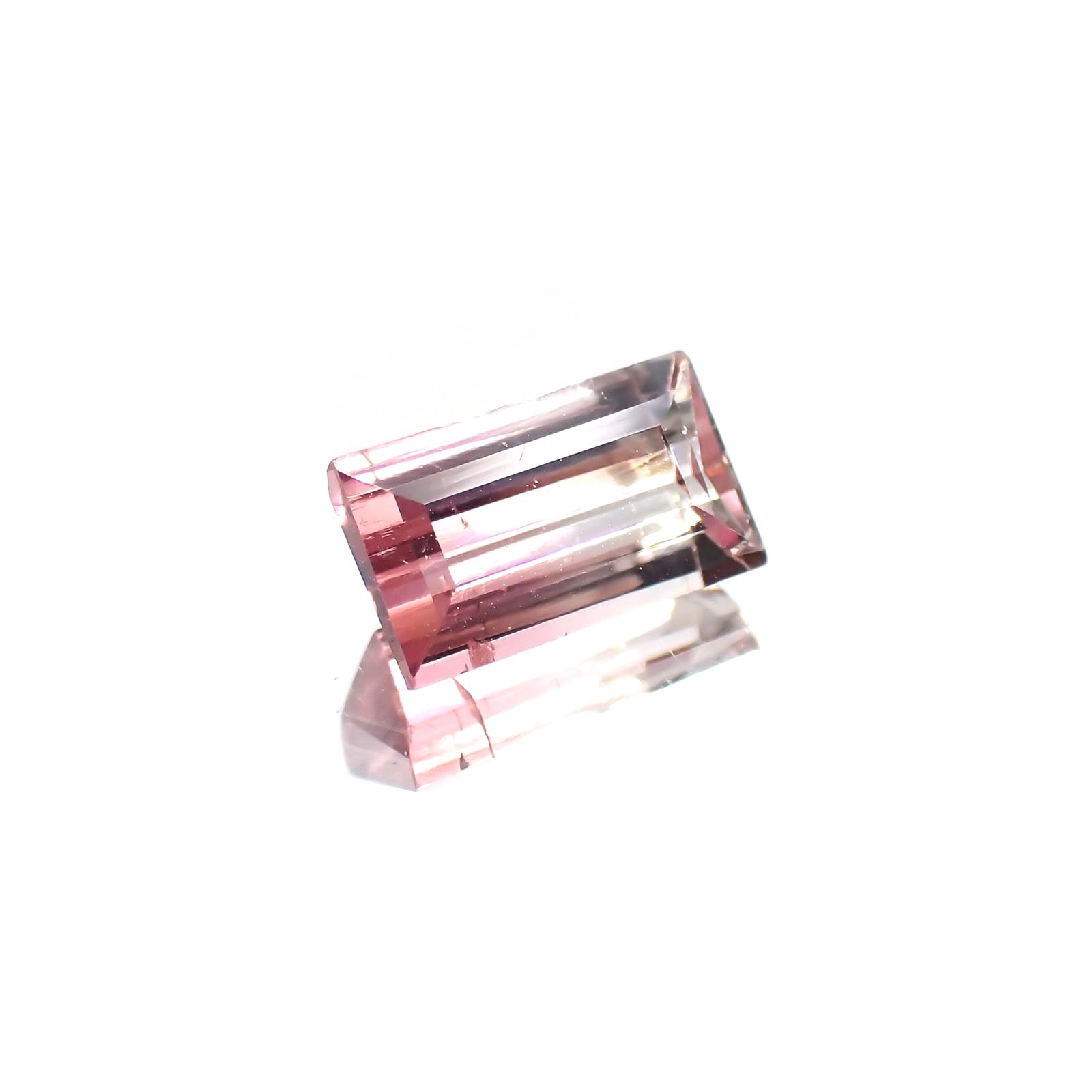 バイカラートルマリン(宝石名バイカラー・トルマリン)ブラジル産 1.241ct ソ付(彩珠)[230622373]7.8x4.6mm前後