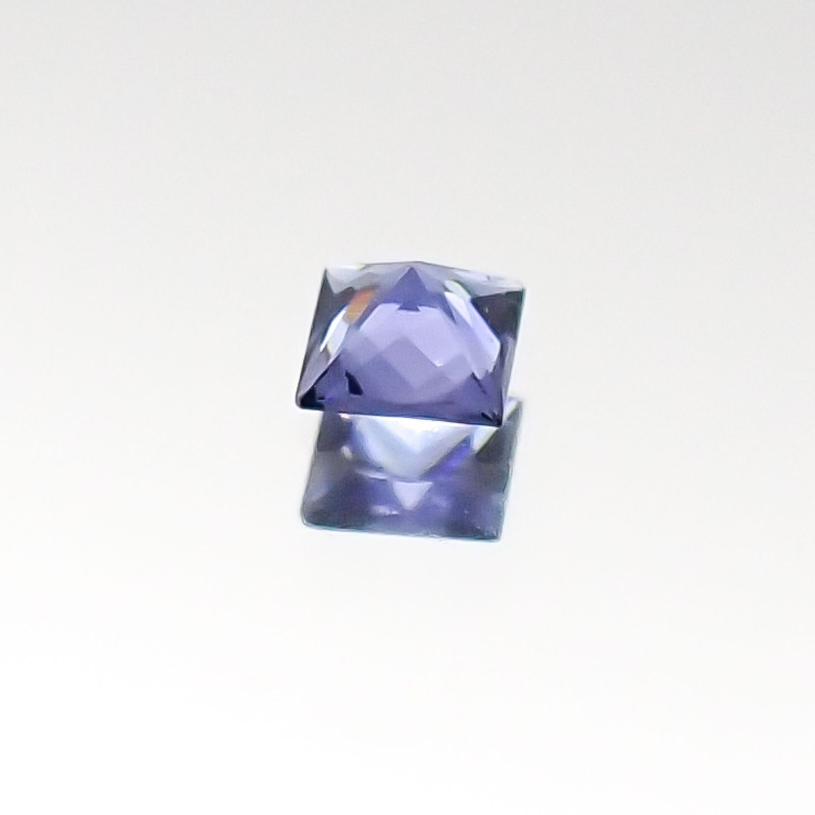 ◇プリンセスカット◇ベニトアイト アメリカ産 ルース 0.048ct[20095847]2.1×2.1mm前後