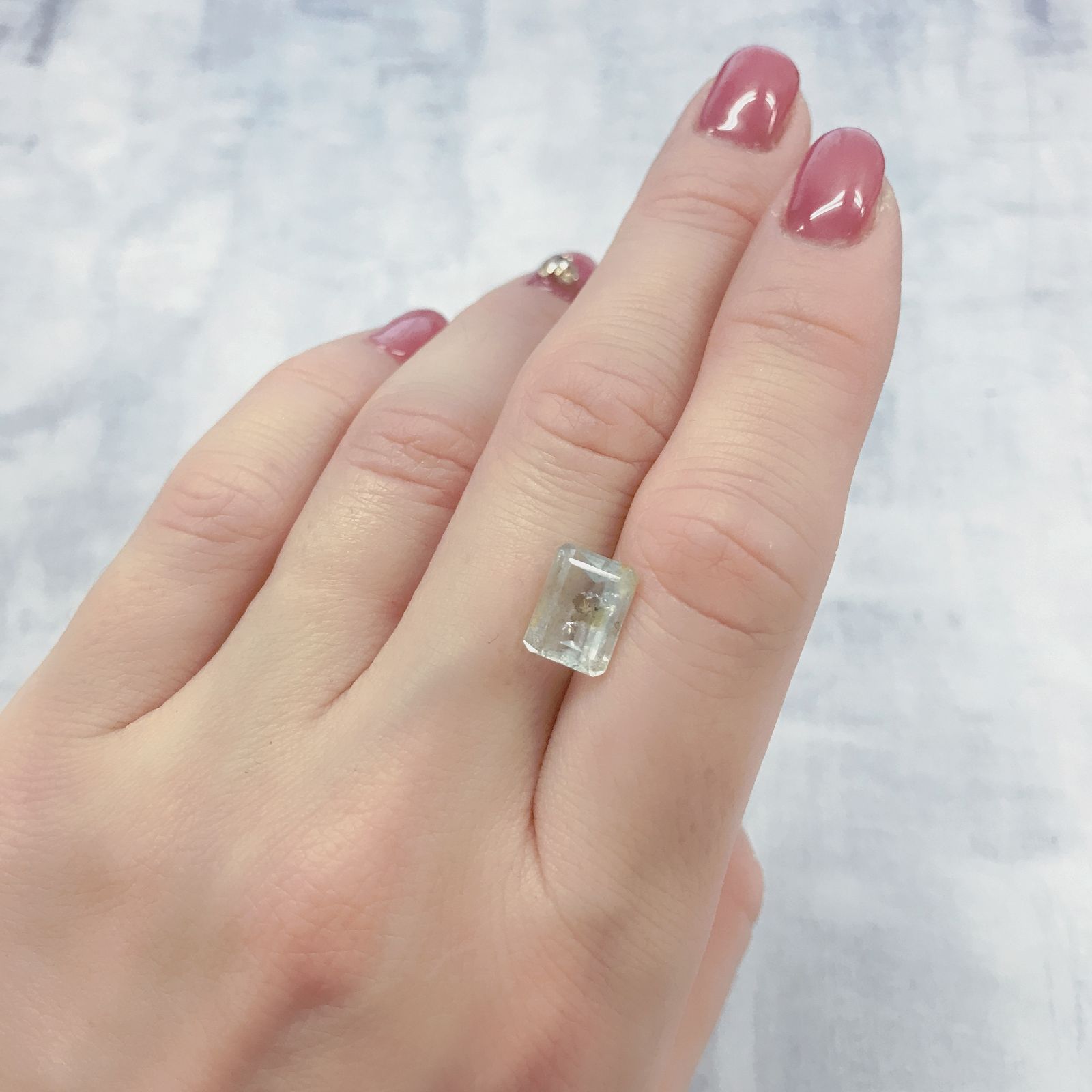 オーロラアクアマリン ブラジル産 2.74ct[220114390]9.7x7.4mm前後
