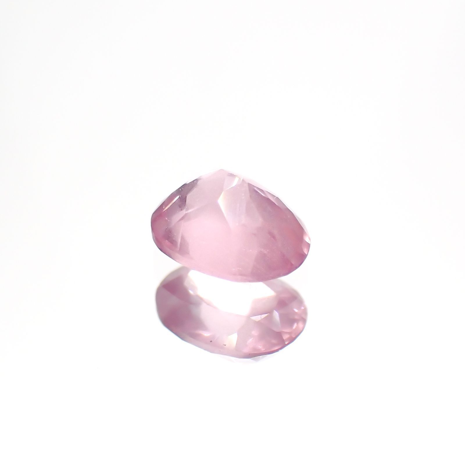シルキーピンクスピネル(宝石名ピンク・スピネル) タンザニア産 0.52ct 識別済[240212907]5.5×4.2mm前後