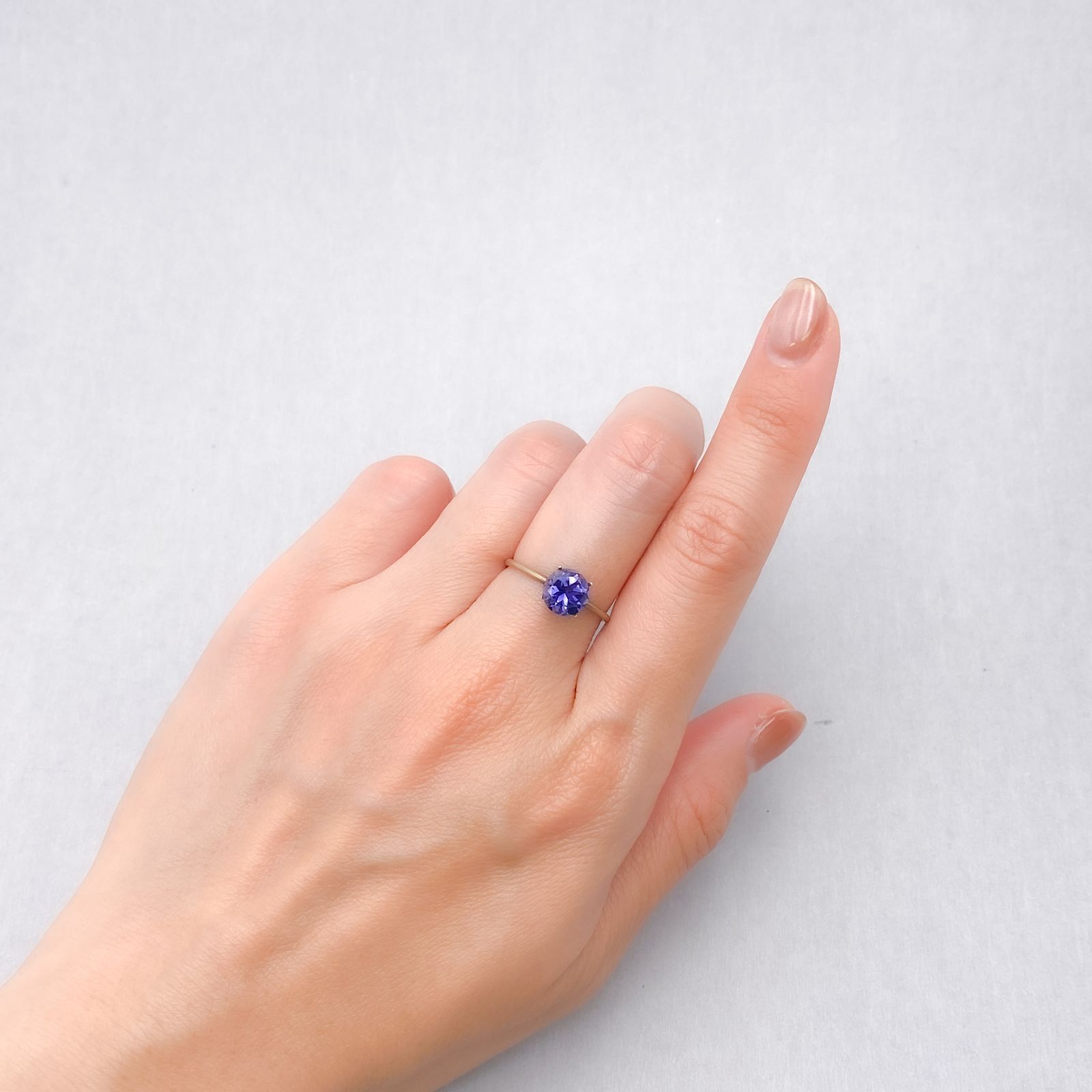アイオライト タンザニア産 1.03ct [250229836]7x7mm前後