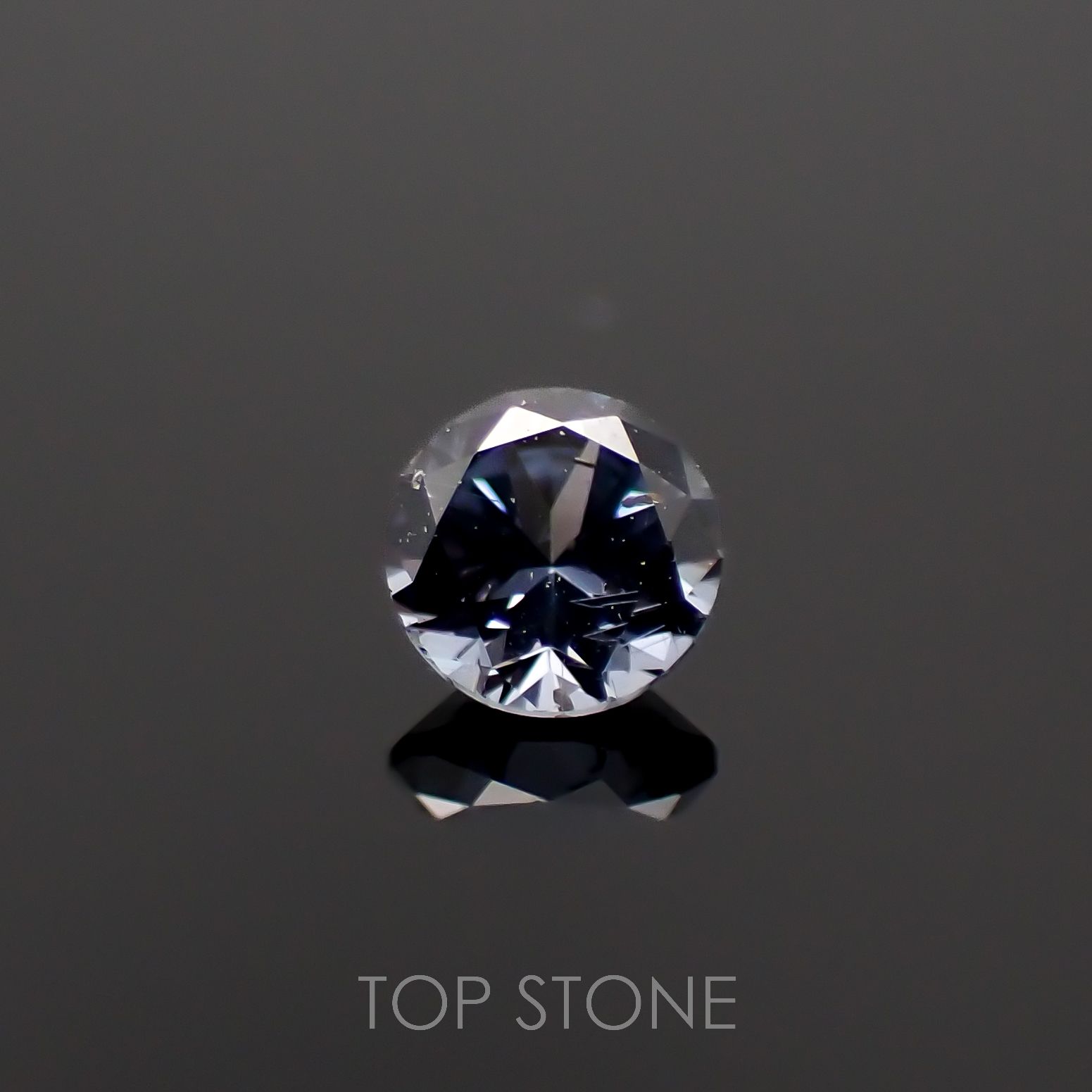 カラーチェンジガーネット アレキタイプ(宝石名ガーネット)マダガスカル・ベキリー産 0.18ct 識別済[221219420]3.3x3.3mm前後