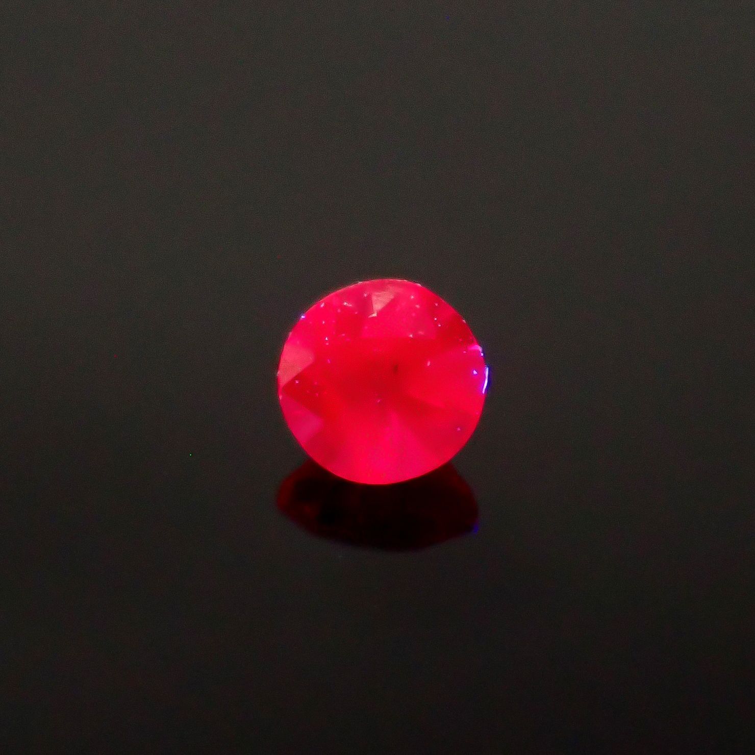 ルビー ビルマ産 0.073ct [250630613]2.4x2.3mm前後