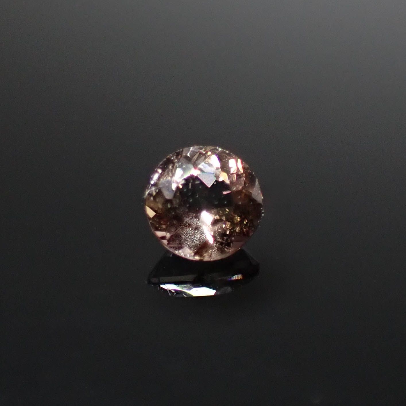 アキシナイト パキスタン産 0.31ct[240628360]4.1x4.1mm前後