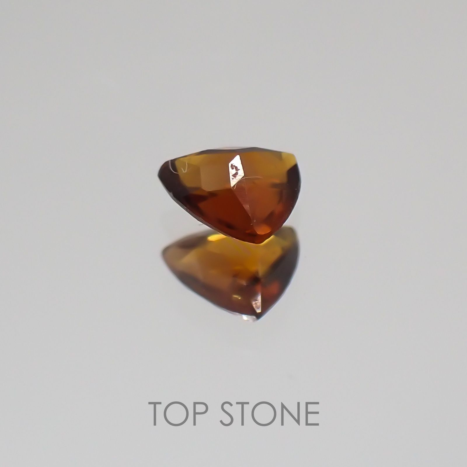 バストネサイト パキスタン産 ルース 0.18ct[21018965]3.3×3.1mm前後