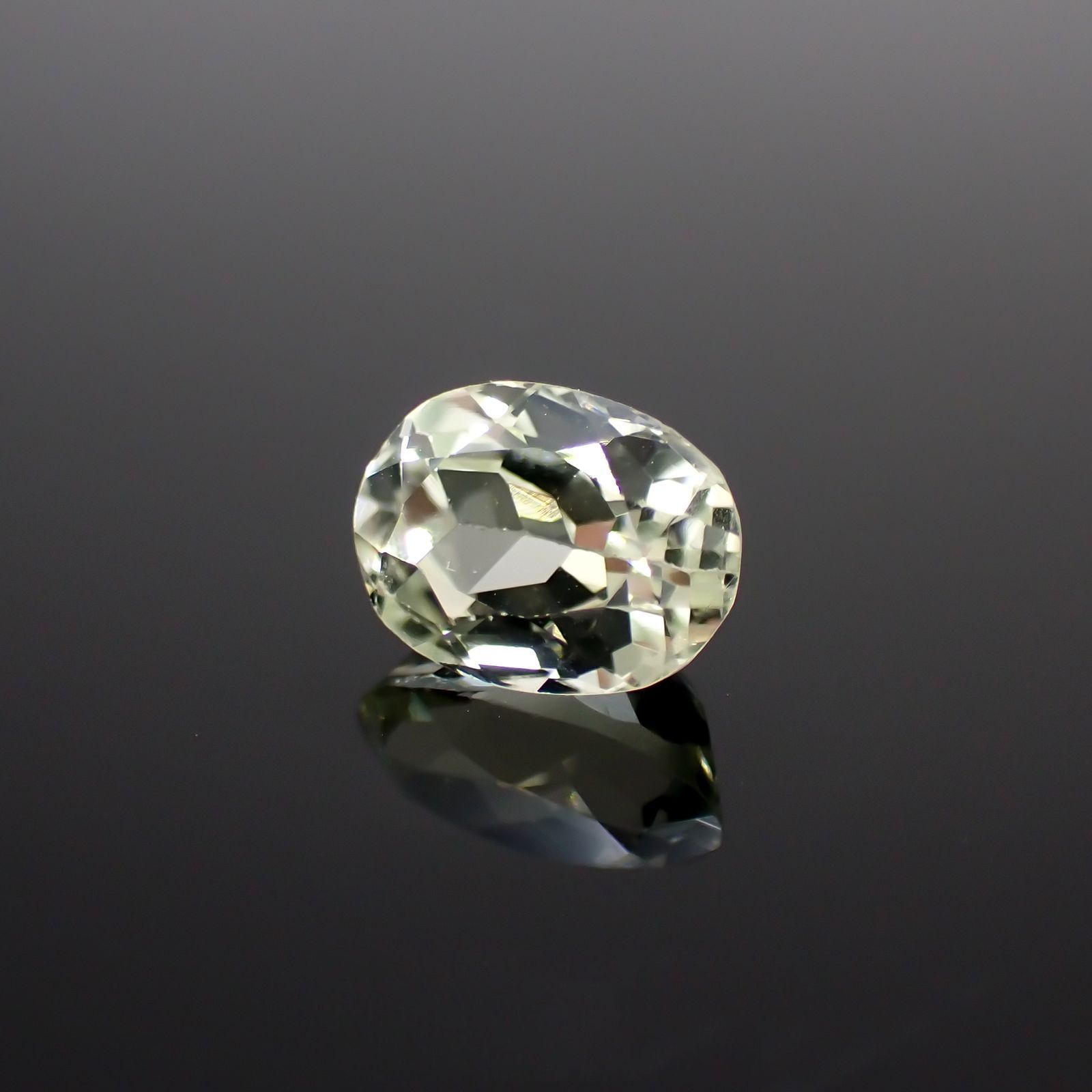 シリマナイト(宝石名シリマナイト)インド産 1.65ct 識別済[211113697]7.9x5.9mm前後