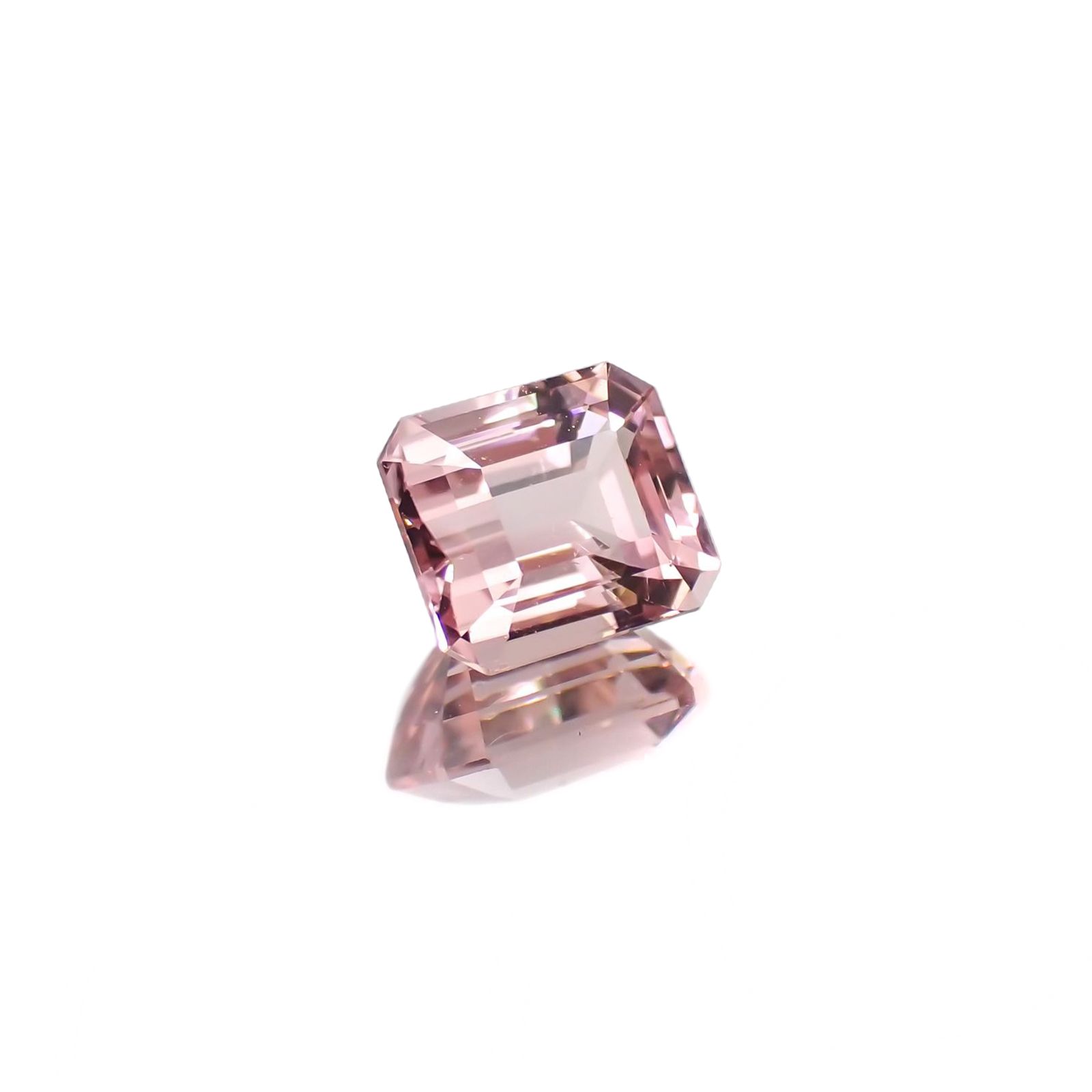 ピンクトルマリン(宝石名ピンク・トルマリン) ルワンダ産 1.507ct ソ付(彩珠)[25019971]6.8×6mm前後