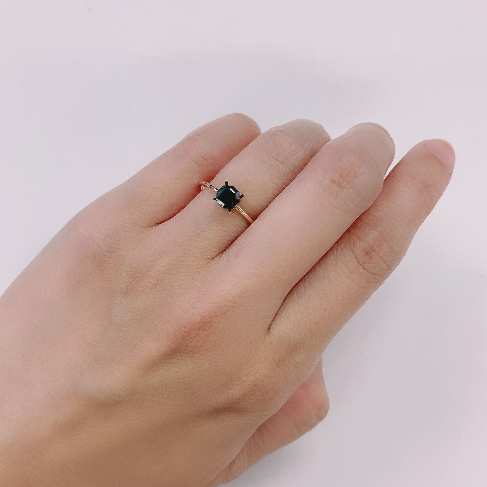 ◇オクタゴンカット◇グランディディエライト(宝石名グランディディエライト) マダガスカル産 0.61ct 識別済[210813069]4.9×4.9mm前後