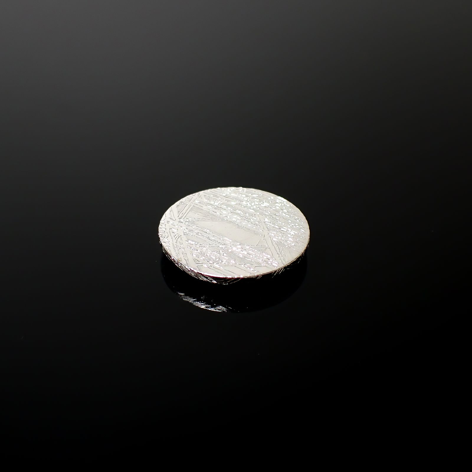 ムオニナルスタ隕石 発見地:スウェーデン 19.79ct[240125754]17.3x17.2mm前後