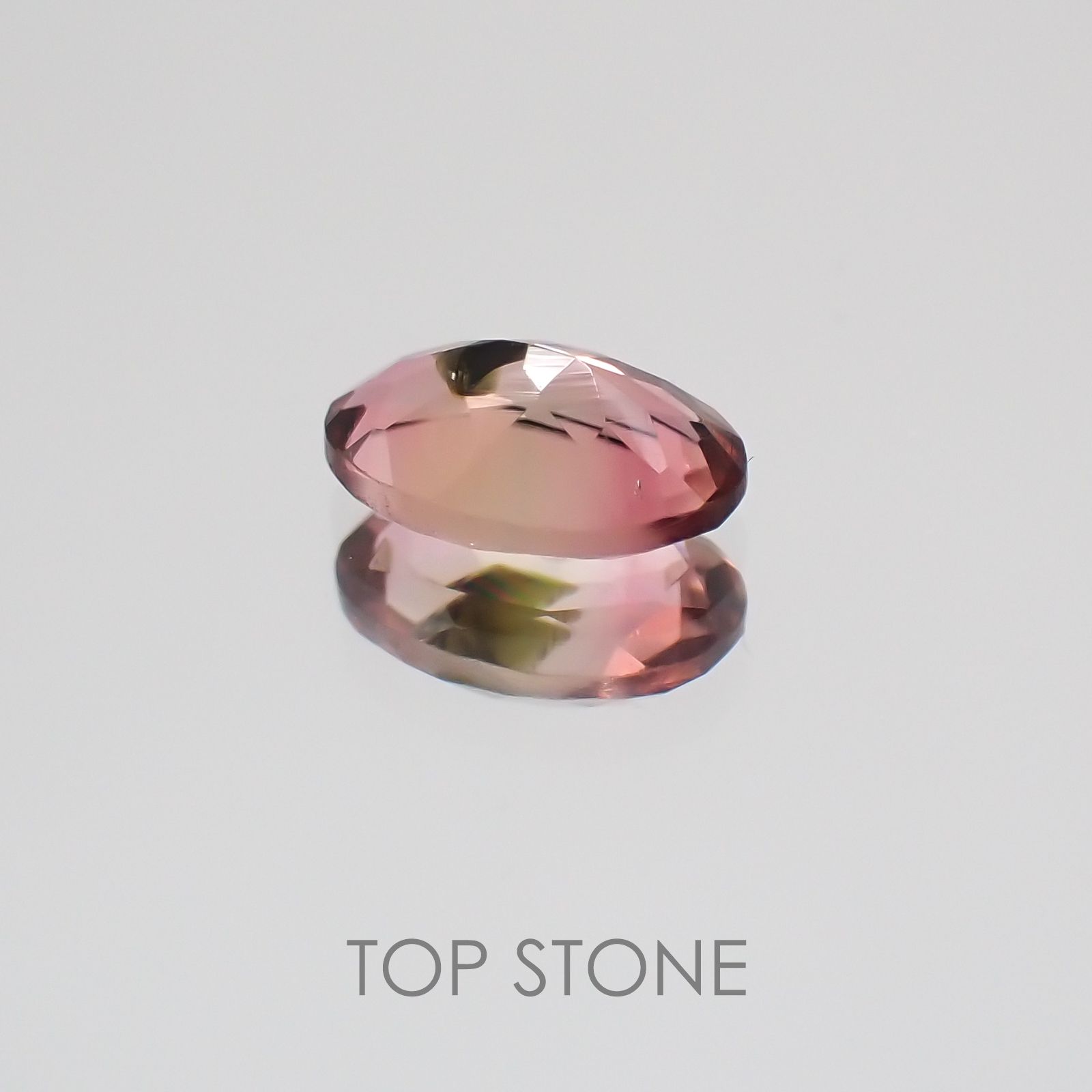 パーティカラートルマリン(宝石名パーティカラード・トルマリン) ブラジル産 0.44ct 識別済[21049013]5.9×4mm前後