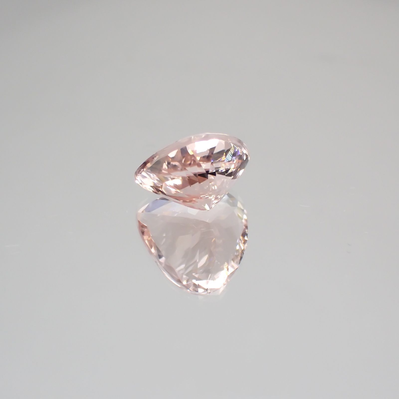 モルガナイト(宝石名モルガナイト) ナイジェリア産 2.752ct ソ付(日独)[210510836]10.2×10.1mm前後