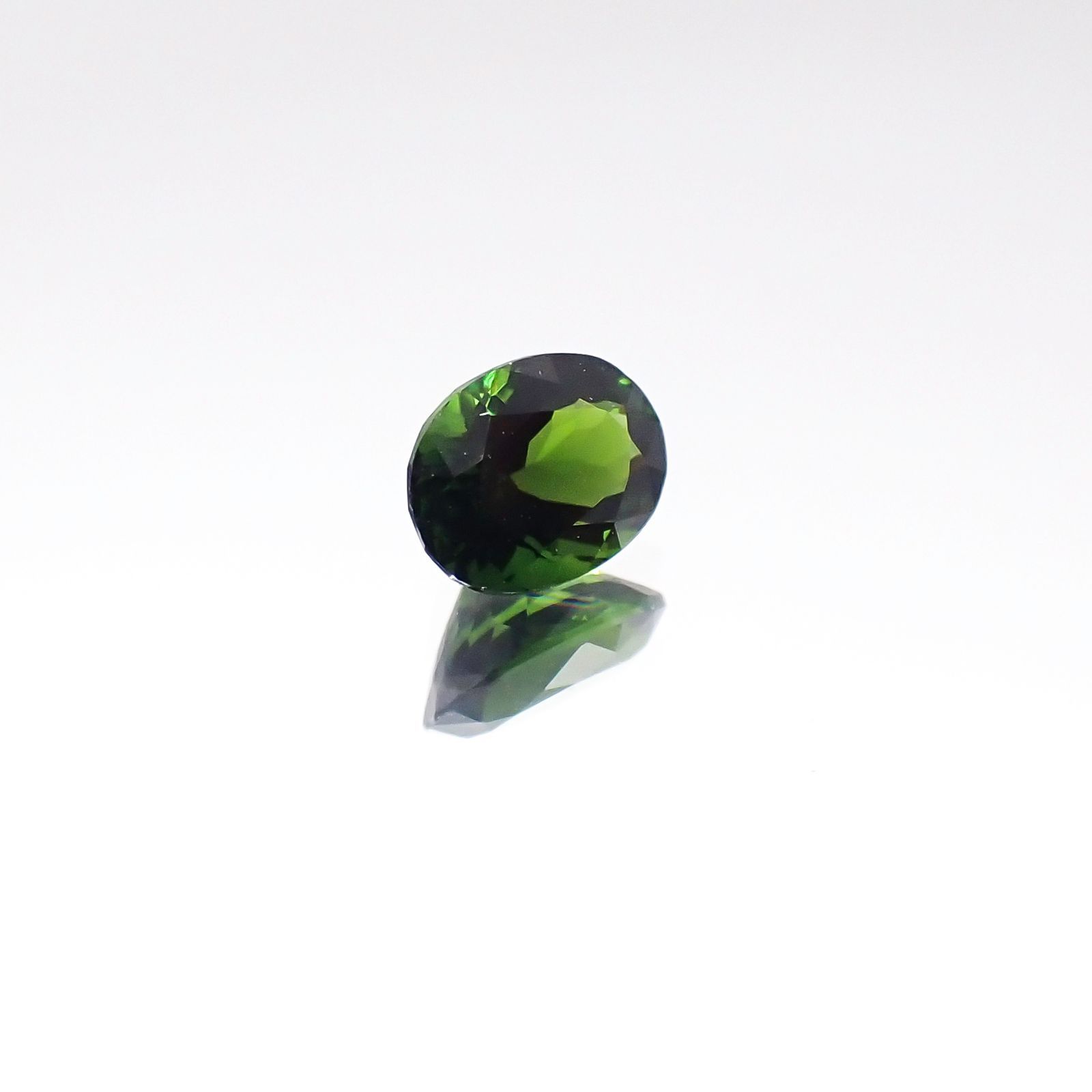クロムトルマリン(宝石名クロム・トルマリン)タンザニア産 0.34ct 識別済[230823073]5.1x3.8mm前後