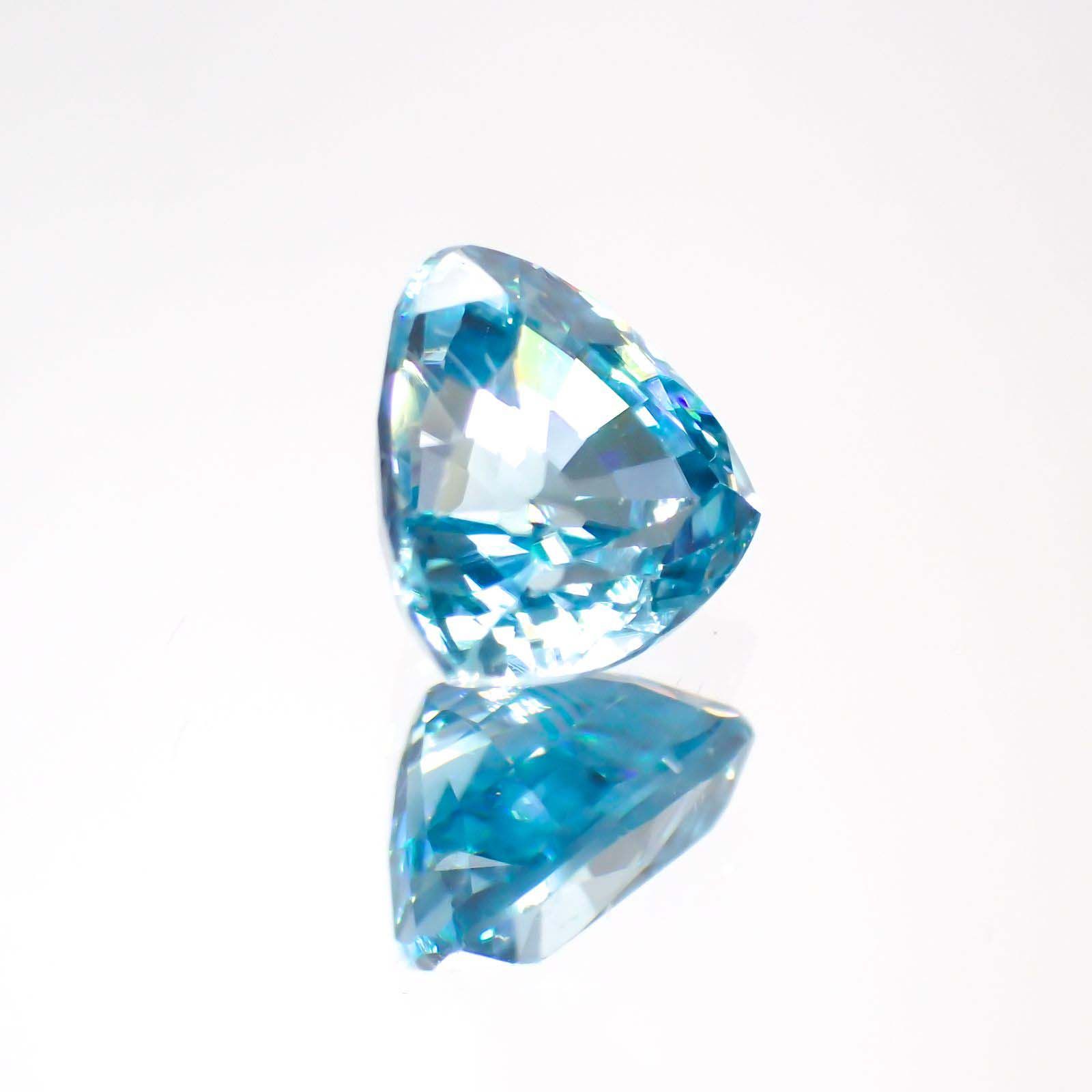 ブルージルコン(宝石名ジルコン) カンボジア産 1.24ct 識別済[211013446]6×5.9mm前後