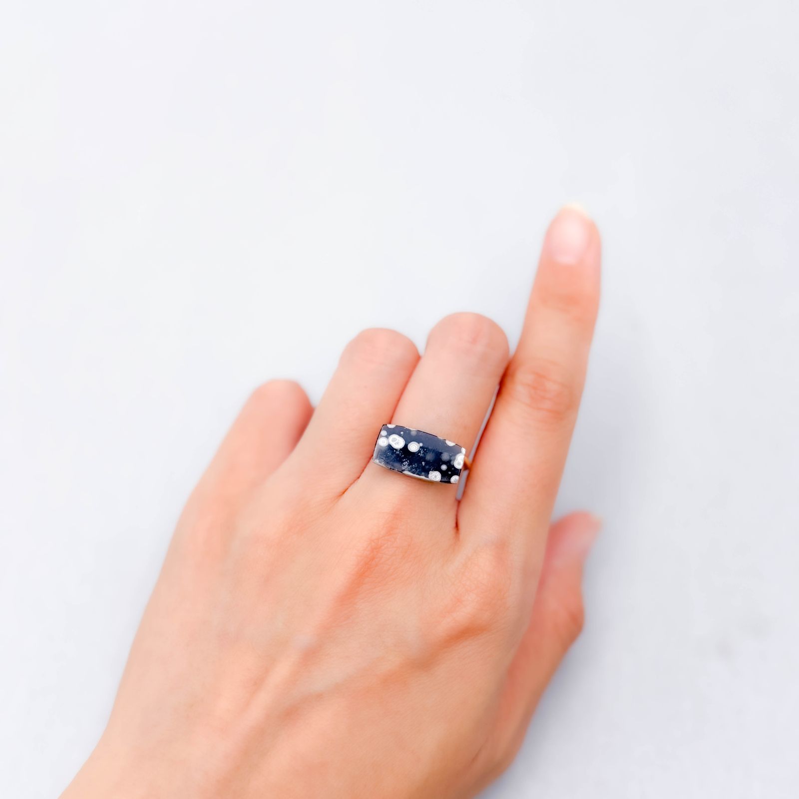 コスミックオブシディアン イタリア産 4.07ct [250730669]16.9x8.7mm前後