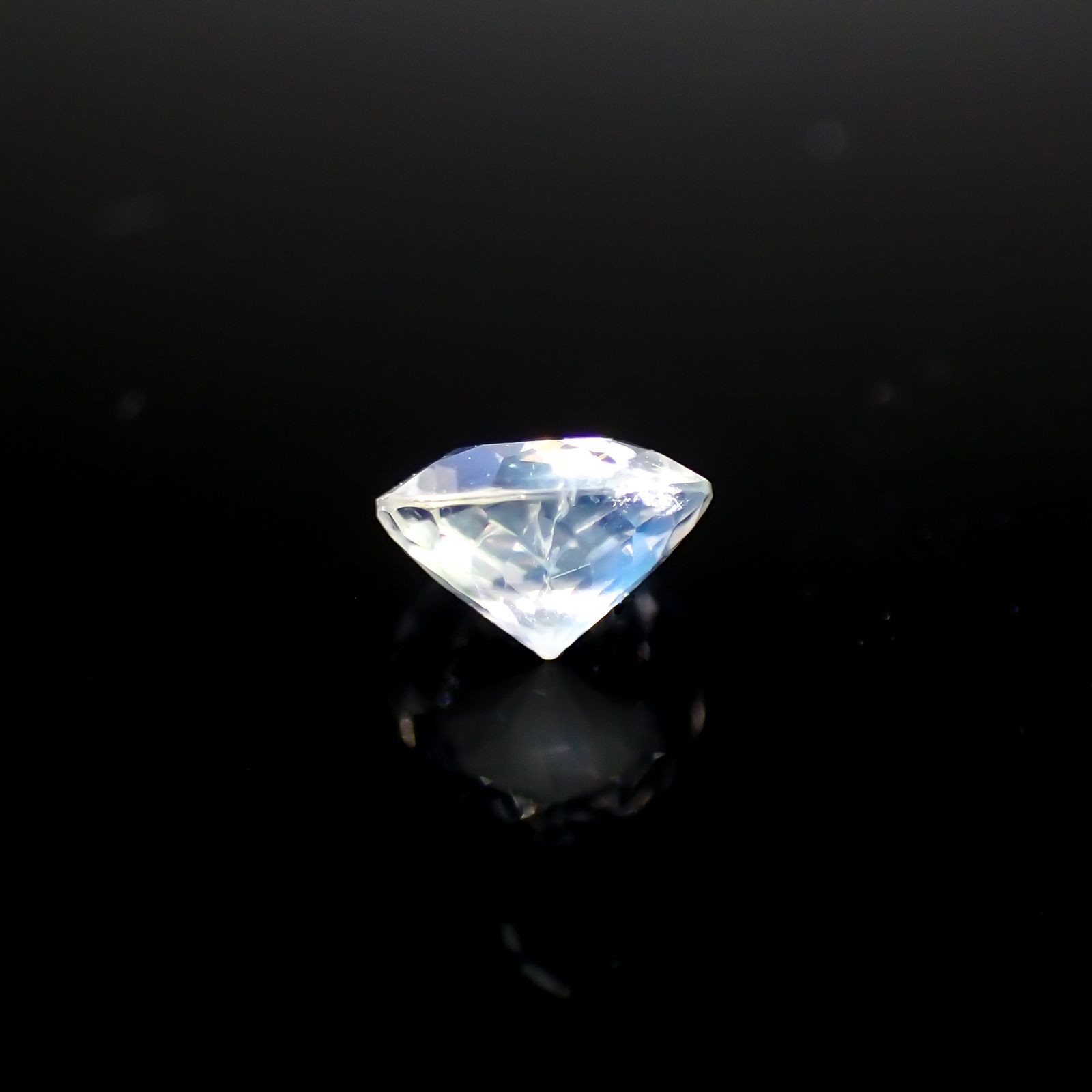 レインボームーンストーン ザンビア産 0.43ct[231224794]5x5mm前後