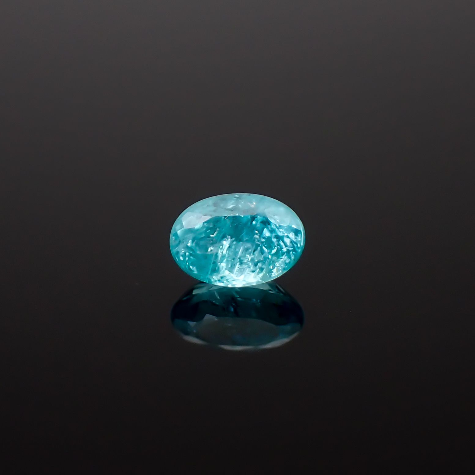 パライバトルマリン(宝石名トルマリン/別名 パライバ・トルマリン)ブラジル産 識別済 0.38ct / 5.2x3.5mm前後 [260932811]