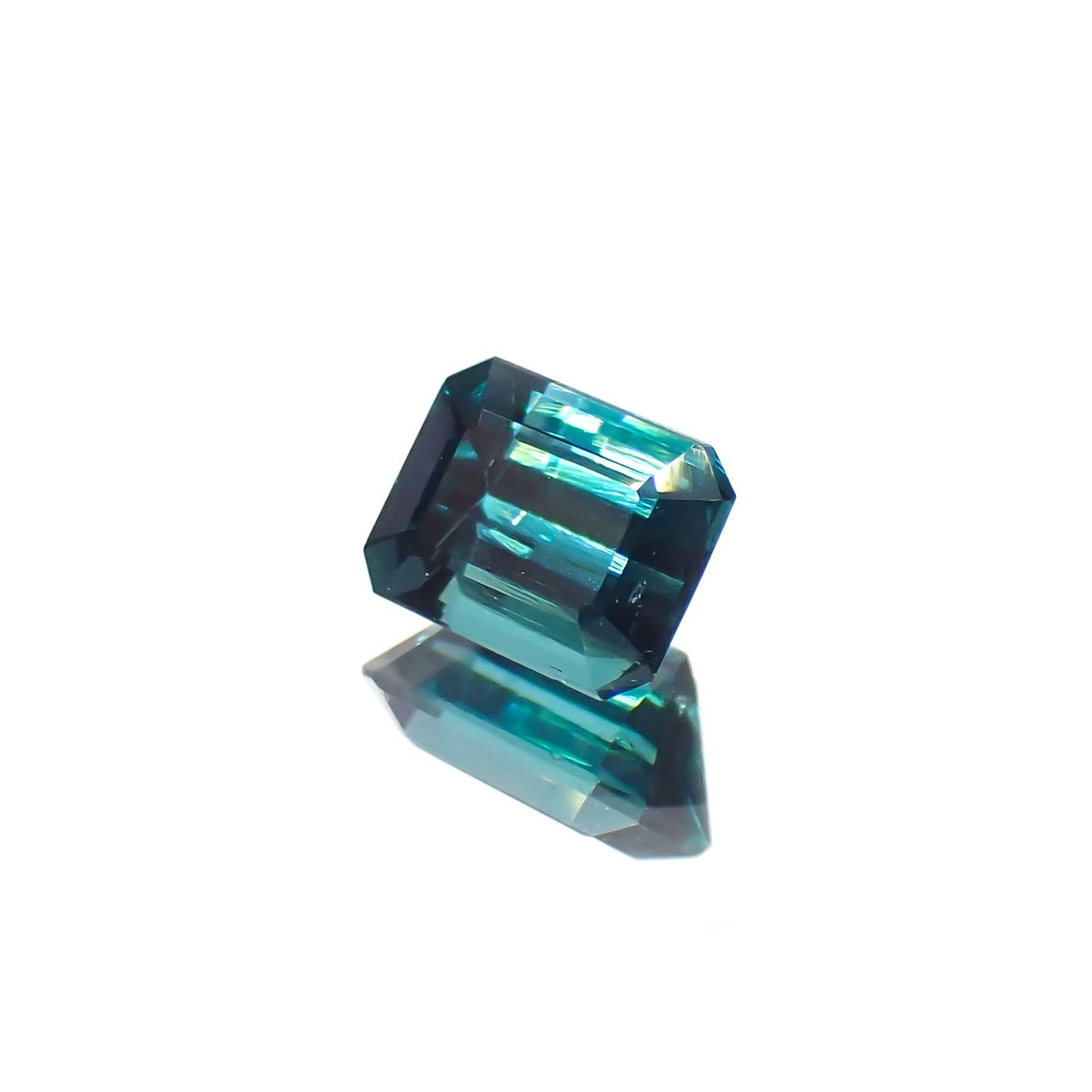 ブルートルマリン(宝石名トルマリン)アフガニスタン産 識別済 0.59ct / 5.3x4.1mm前後 [221219470]