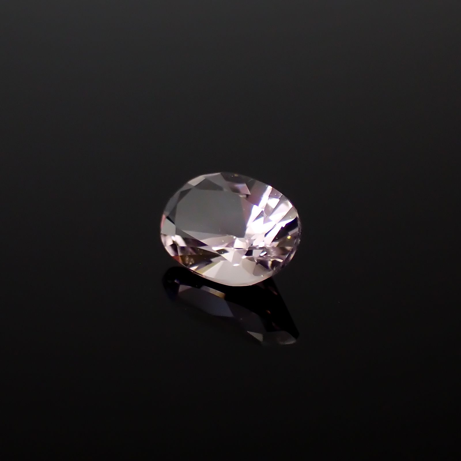 マリアライト(宝石名スキャポライト)スリランカ産 0.75ct 識別済[250330051]7.4x5mm前後