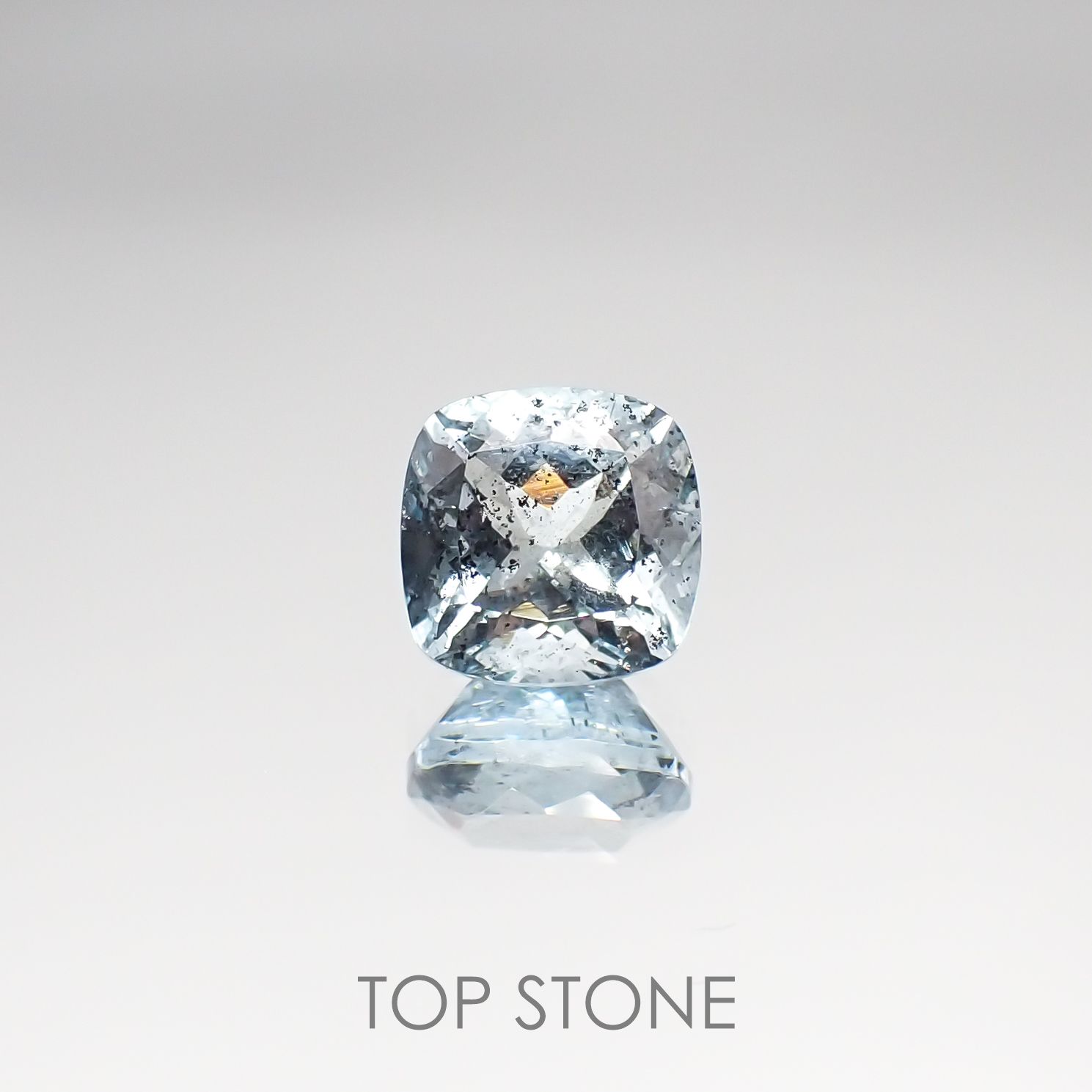 アベンチュリンアクアマリン(宝石名アクアマリン) ナイジェリア産 2.95ct 識別済[210712978]8.7×8.6mm前後