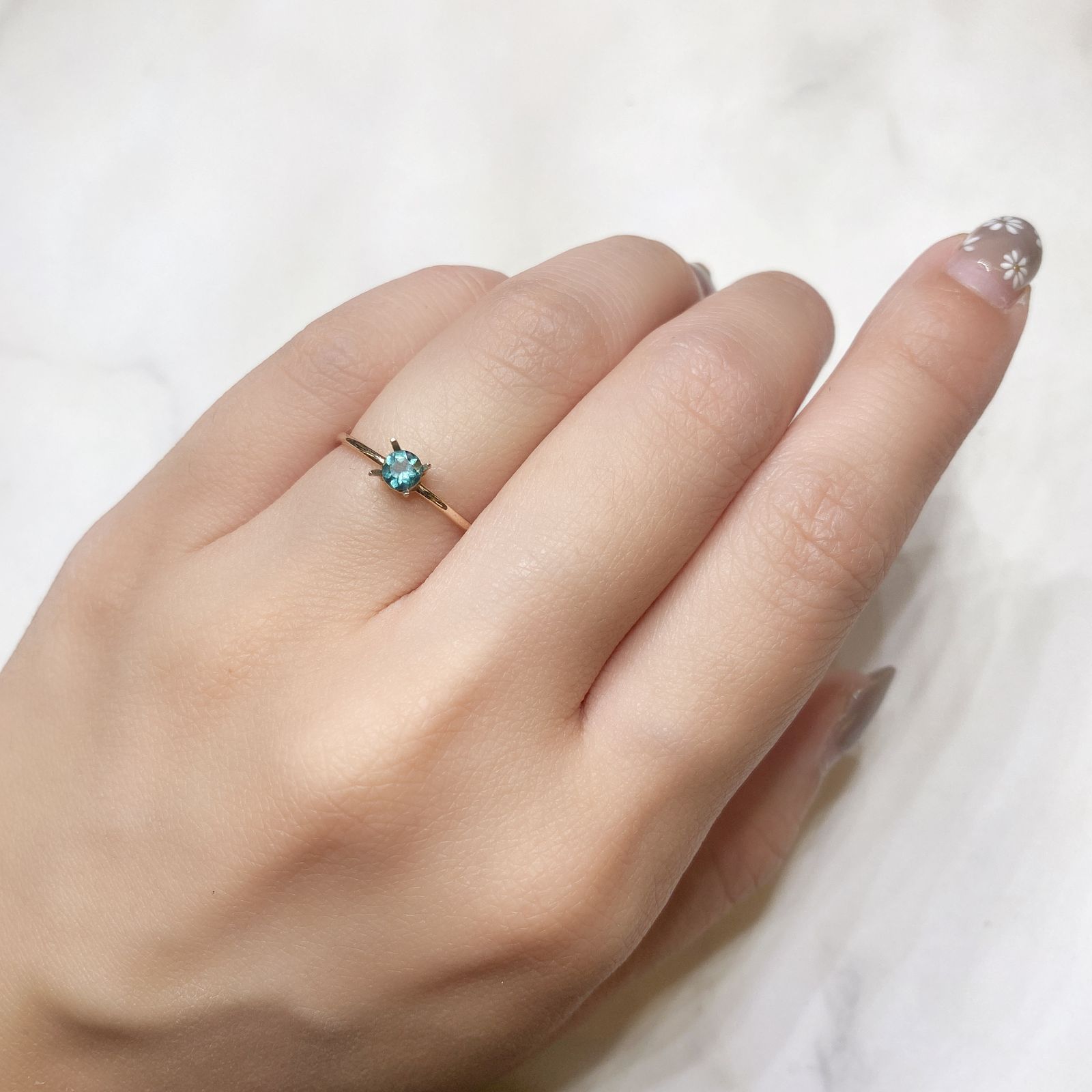 グリーンアパタイト(ノーブルモロキサイト)(宝石名アパタイト) マダガスカル産 0.18ct 識別済[211013529]3.6×3.6mm前後