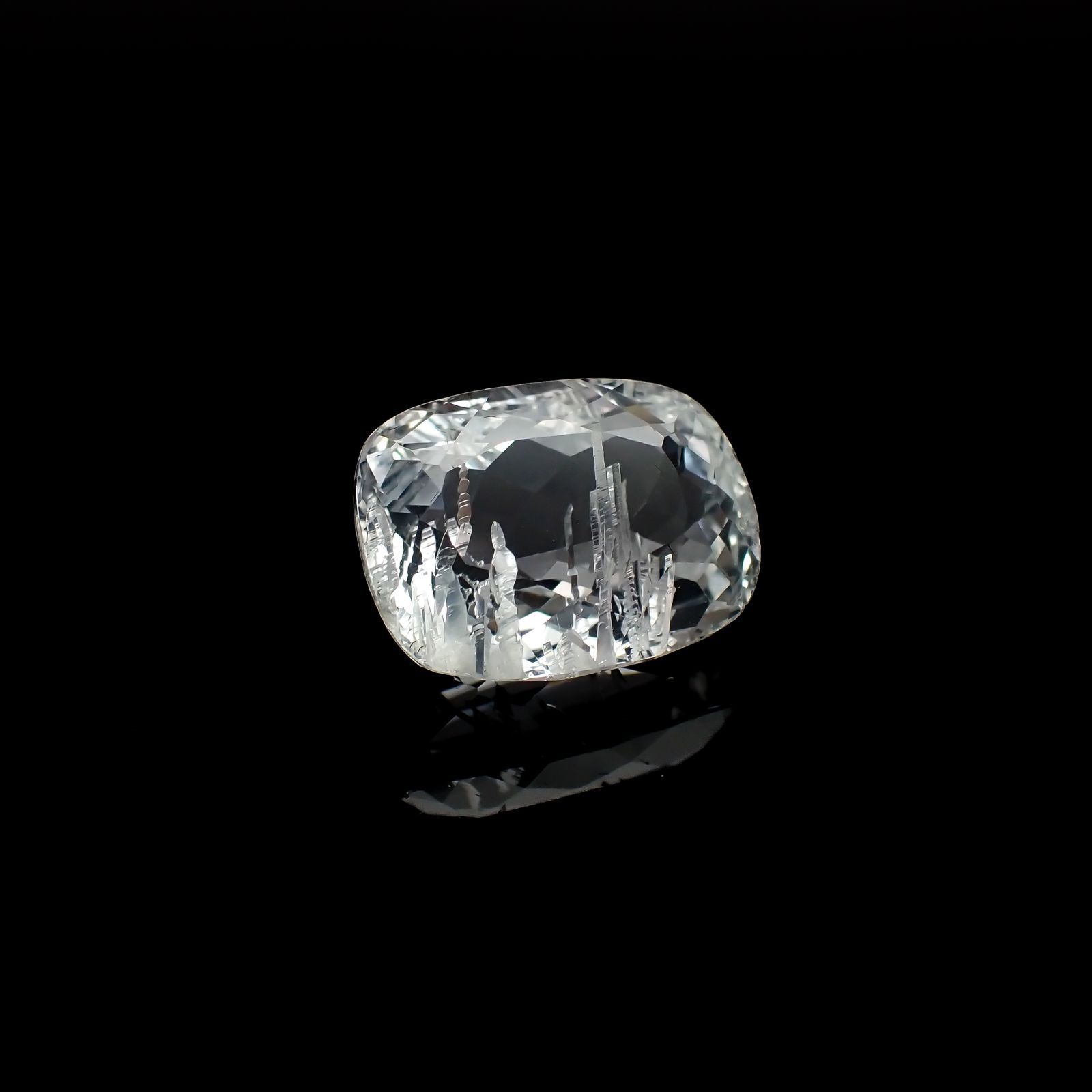 ニードルイントパーズ(チューブイントパーズ) ブラジル産 17.03ct[221018518]17x12.6mm前後