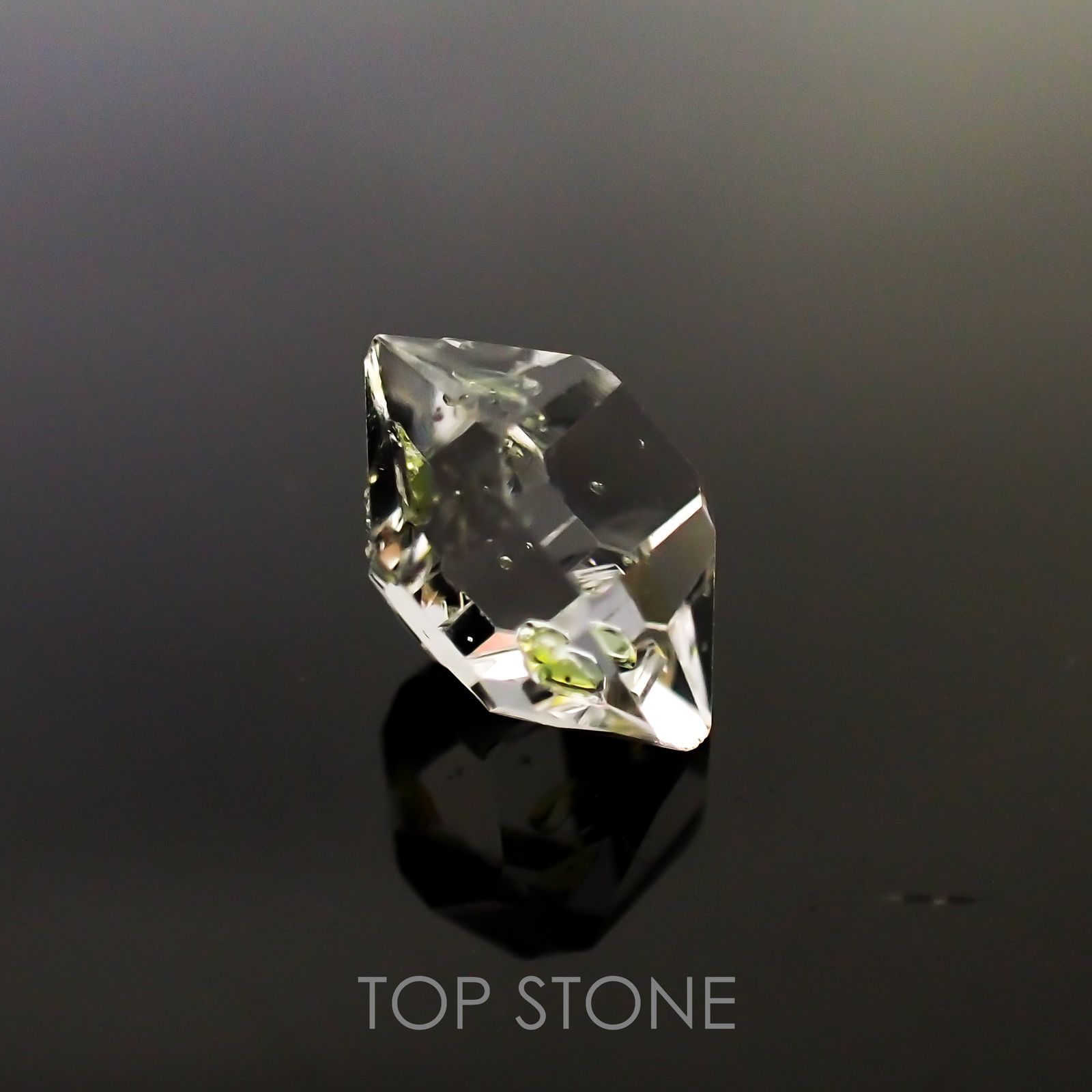 オイルインクォーツ パキスタン産 原石・結晶 4.25ct[210611076]12.4×8.9mm前後