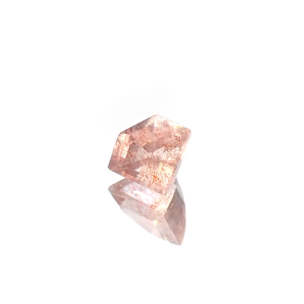 ◇カスタム・ペンタゴンカット◇ストロベリークォーツ カザフスタン産 0.64ct[240125492]7.1x5.3mm前後